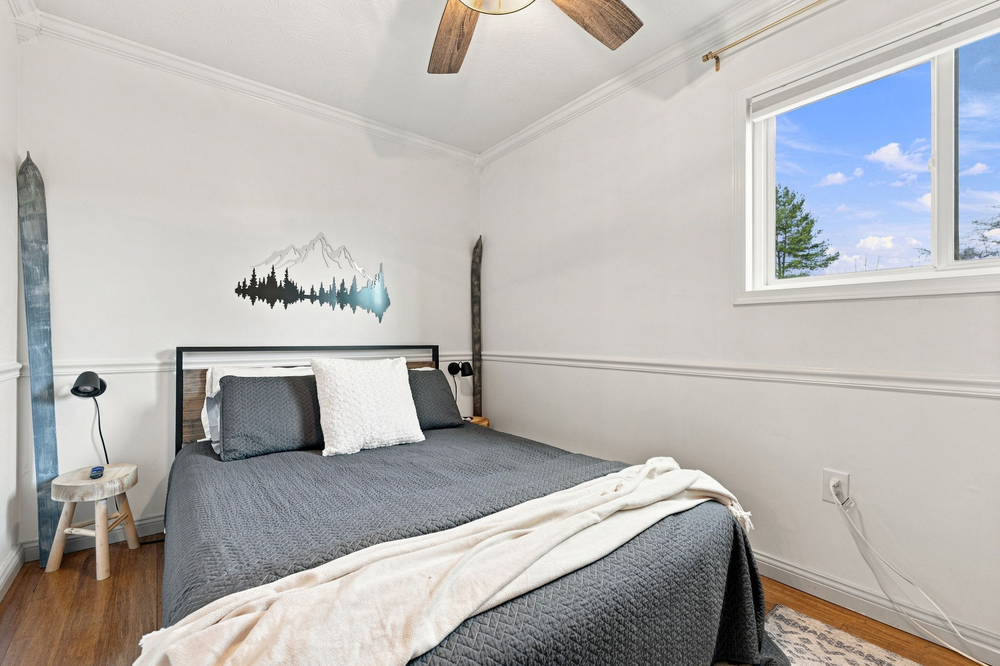 Cozy Condo with Breathtaking Views & Hi-Speed WiFi