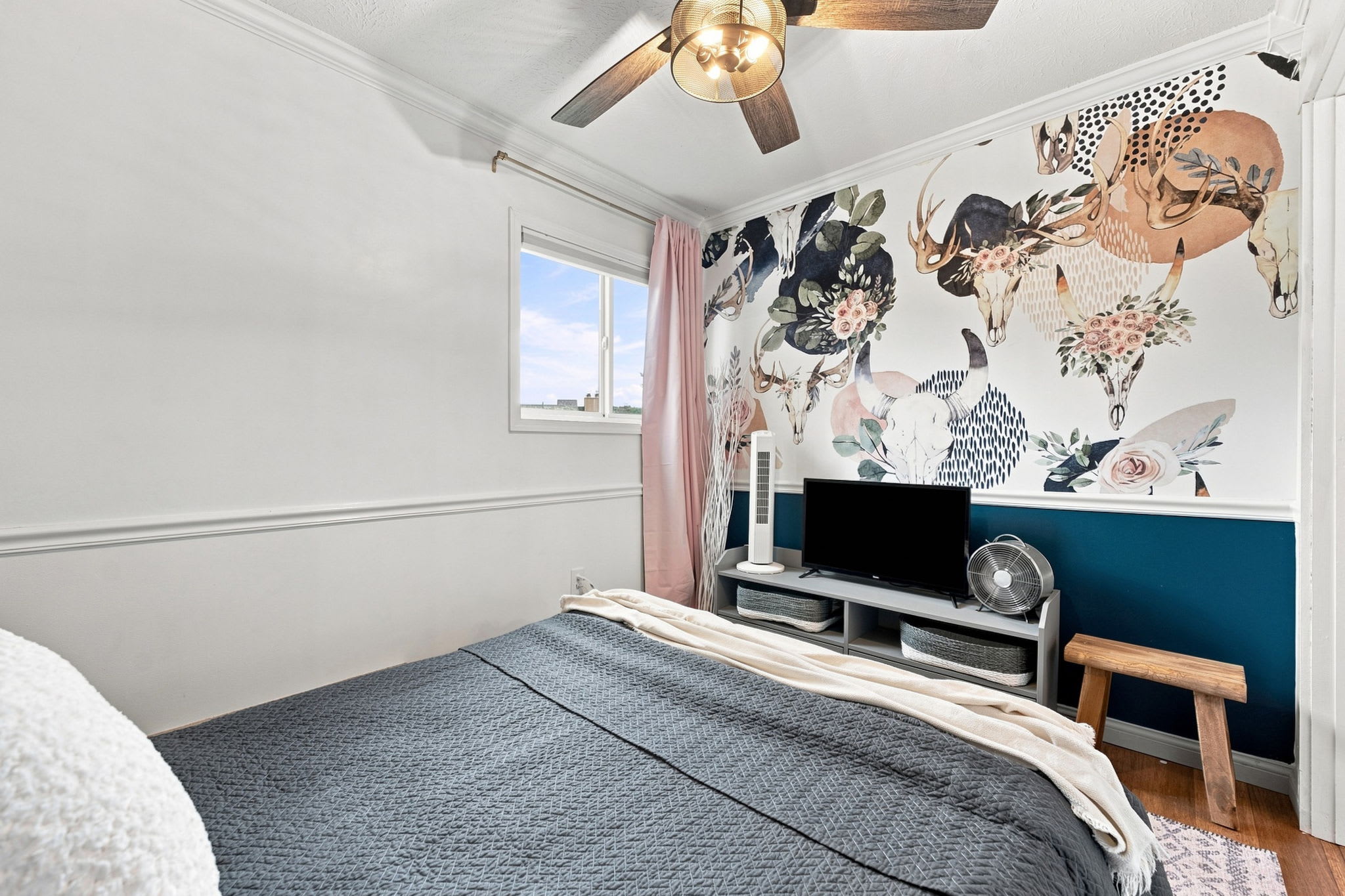 Cozy Condo with Breathtaking Views & Hi-Speed WiFi