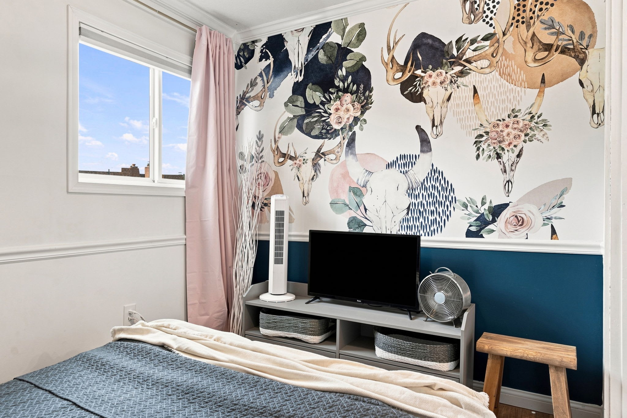 Cozy Condo with Breathtaking Views & Hi-Speed WiFi