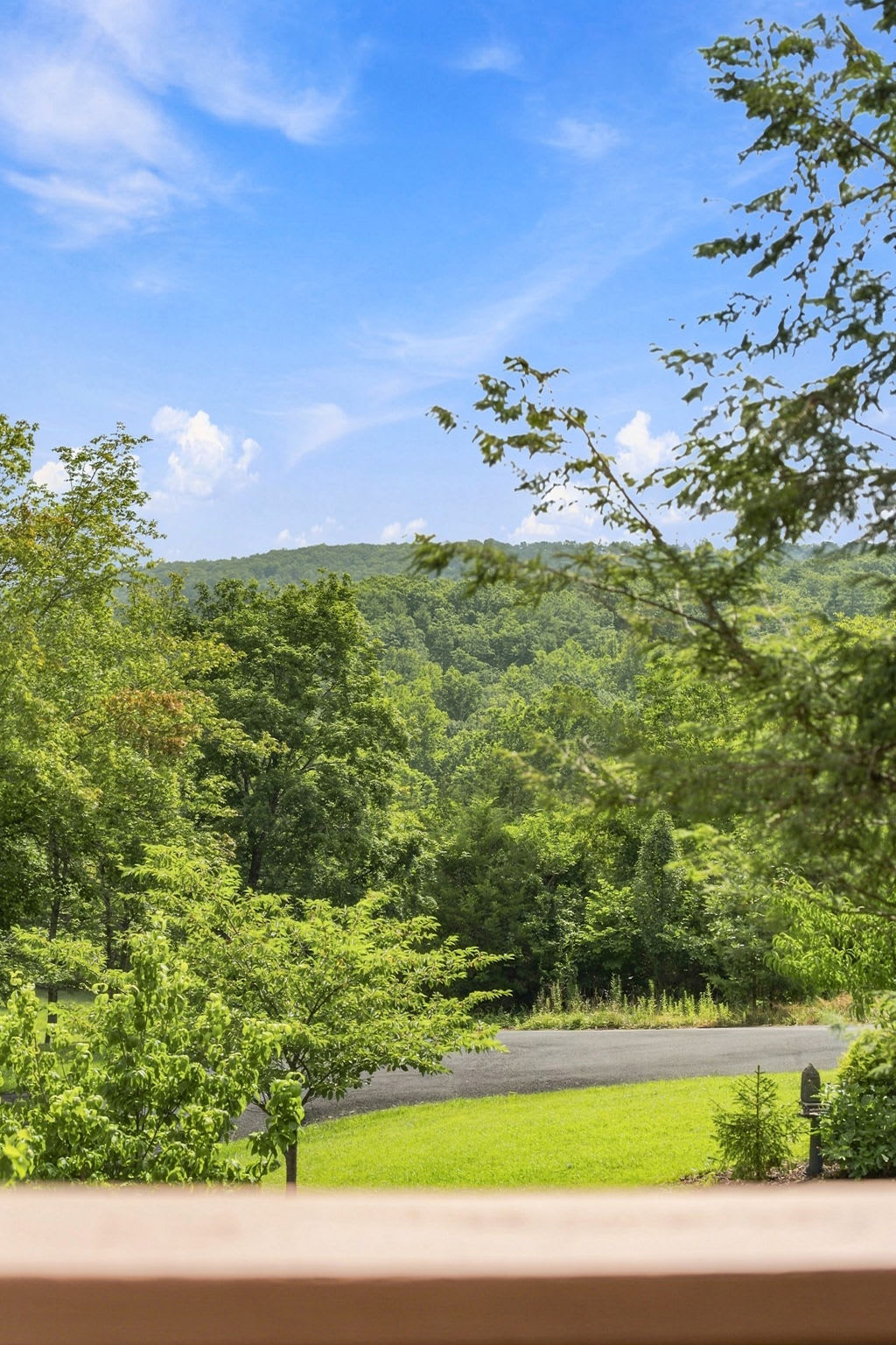 Cozy Condo with Breathtaking Views & Hi-Speed WiFi