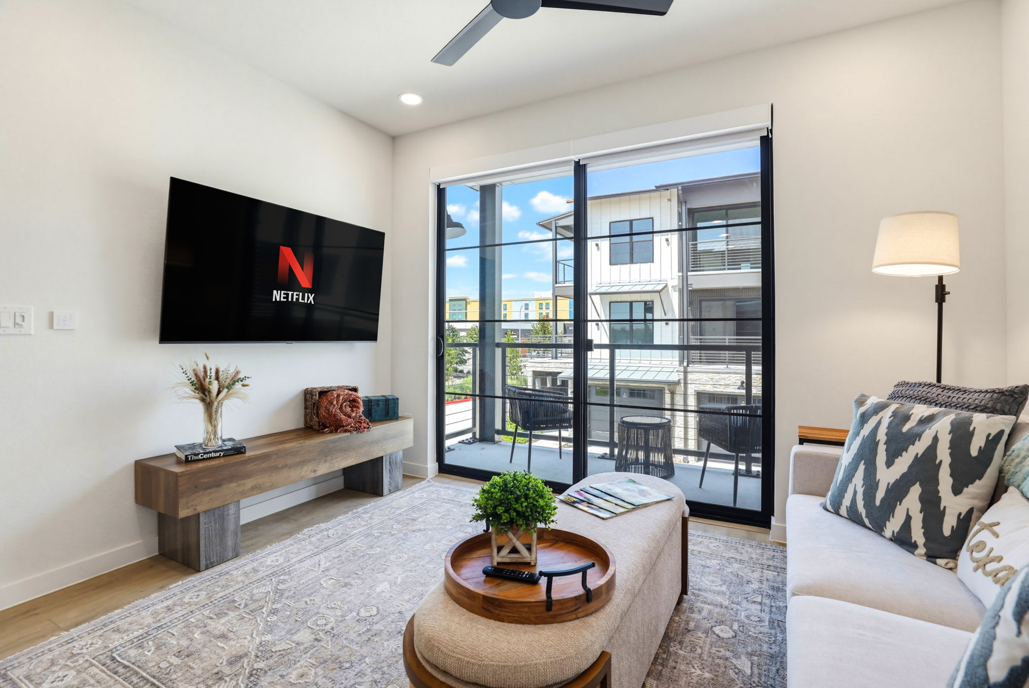 Unwind in Style: Luxe Condo Getaway!