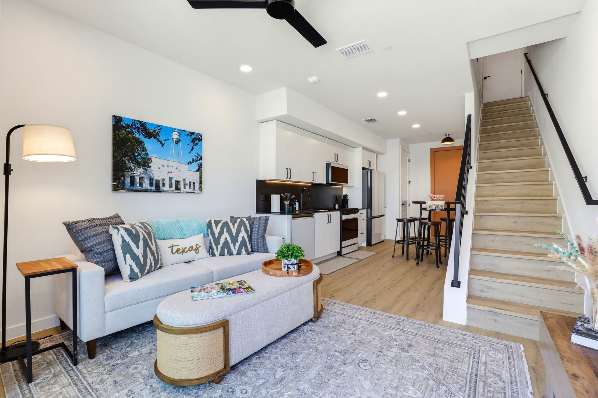 Unwind in Style: Luxe Condo Getaway! 2