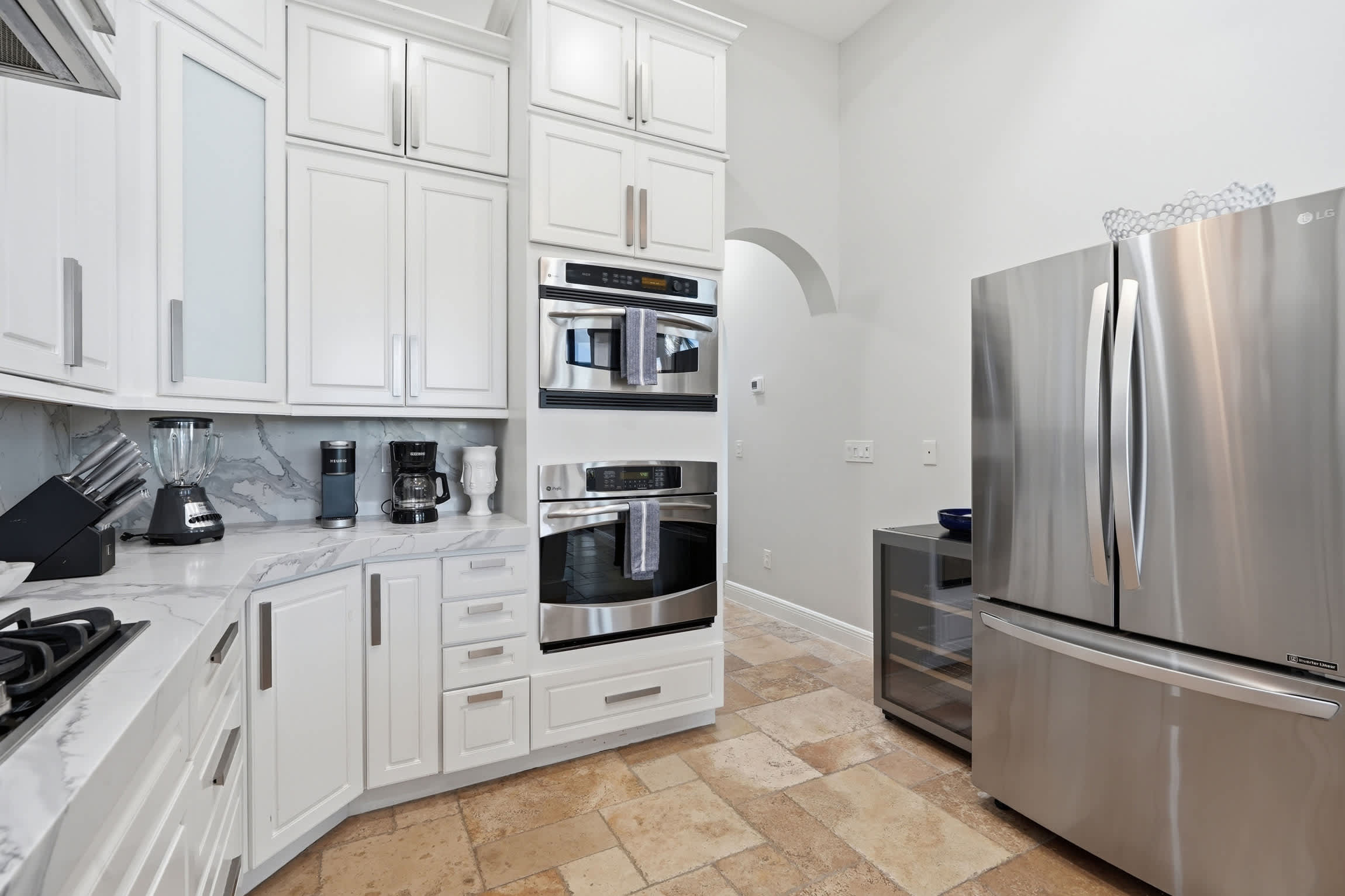 Spacious Luxury Waterfront Retreat with Pool Spa | Photo 19
