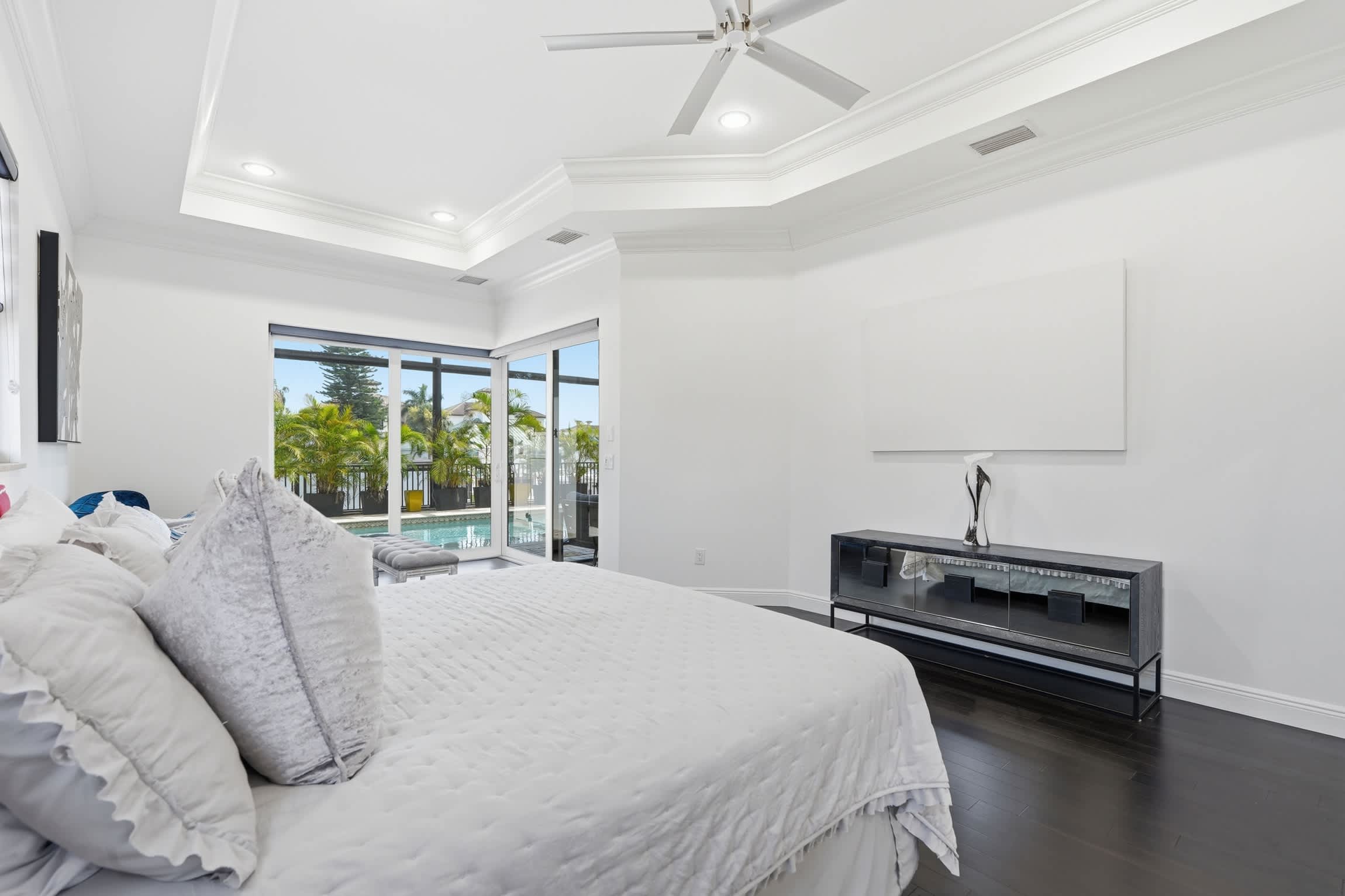 Spacious Luxury Waterfront Retreat with Pool Spa | Photo 26