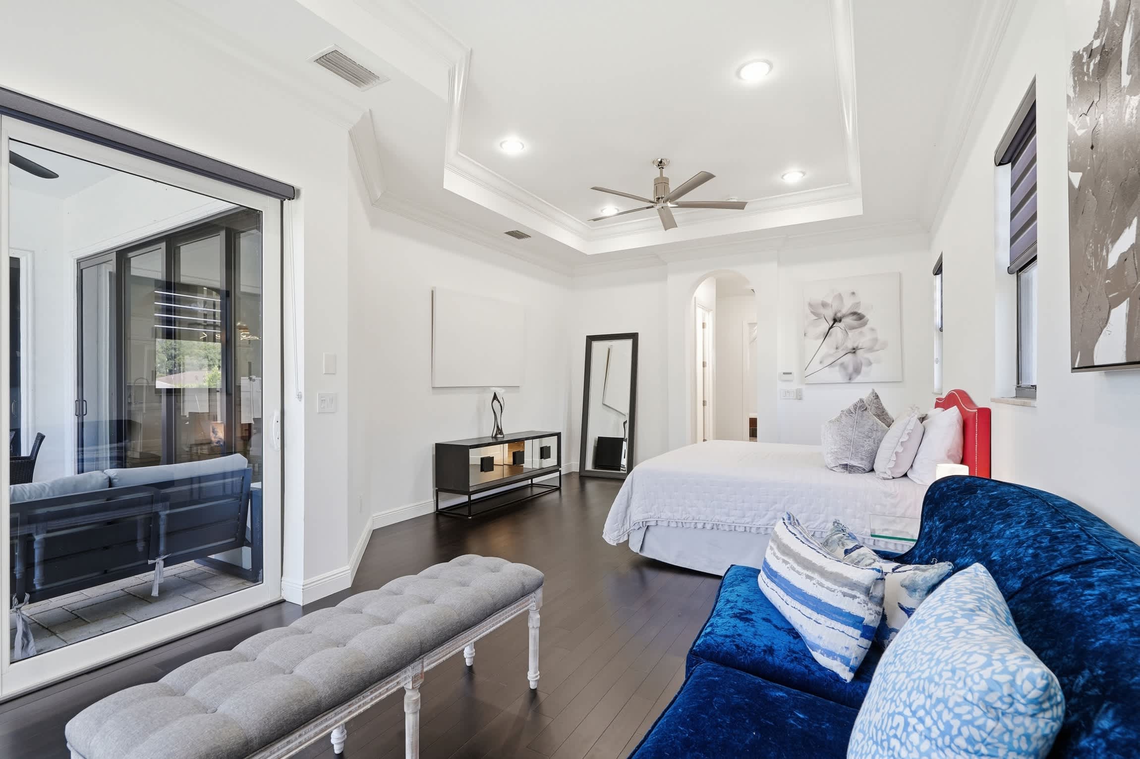 Spacious Luxury Waterfront Retreat with Pool Spa | Photo 25