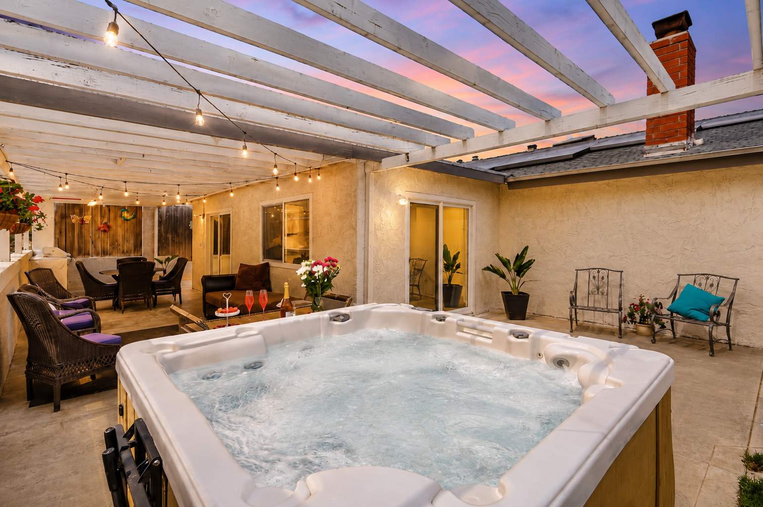 5br Hot Tub Retreat | Sleeps 14 & Bbq - San Diego, CA