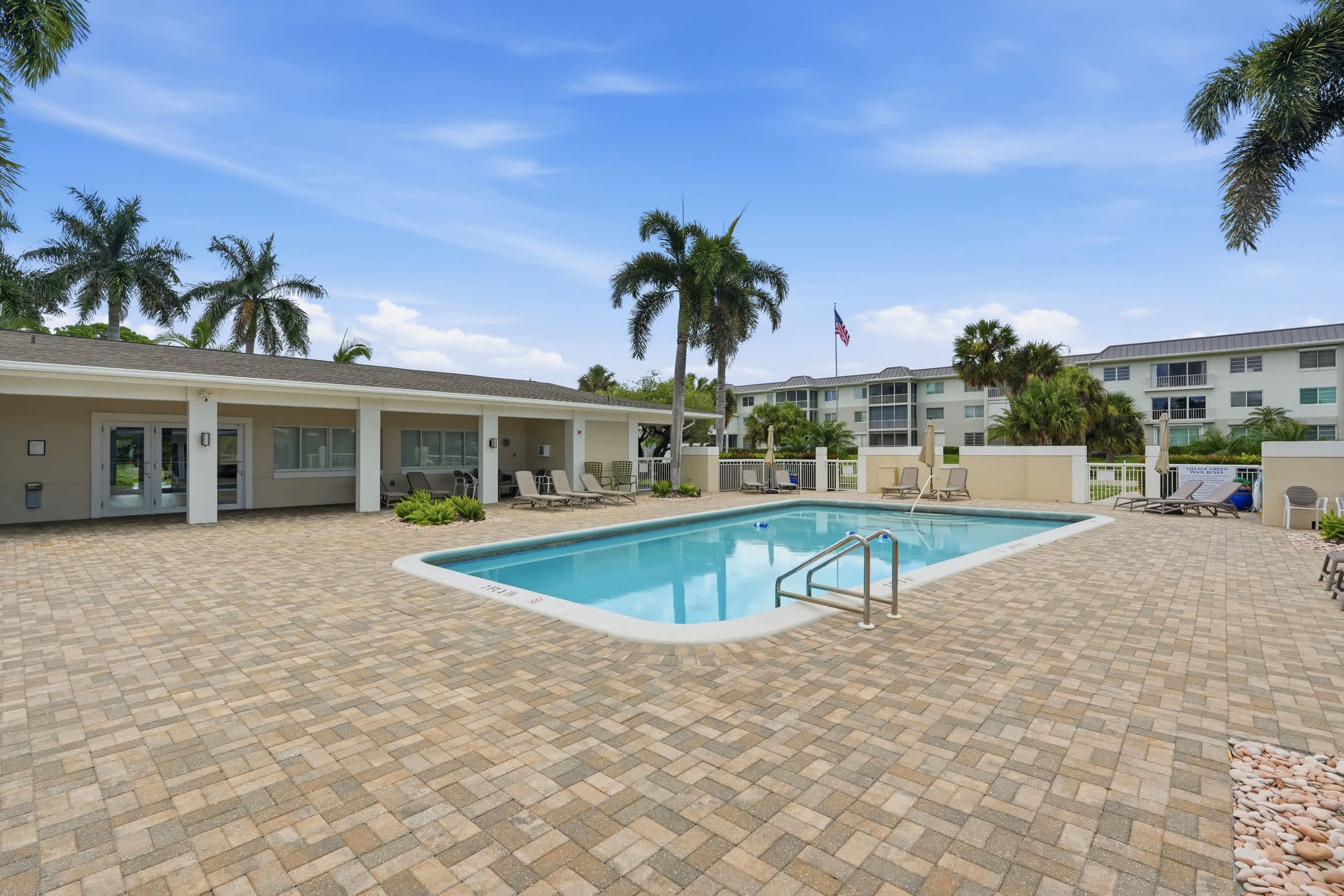 Close to Beach Shops Downtown Great for Snowbirds | Photo 25