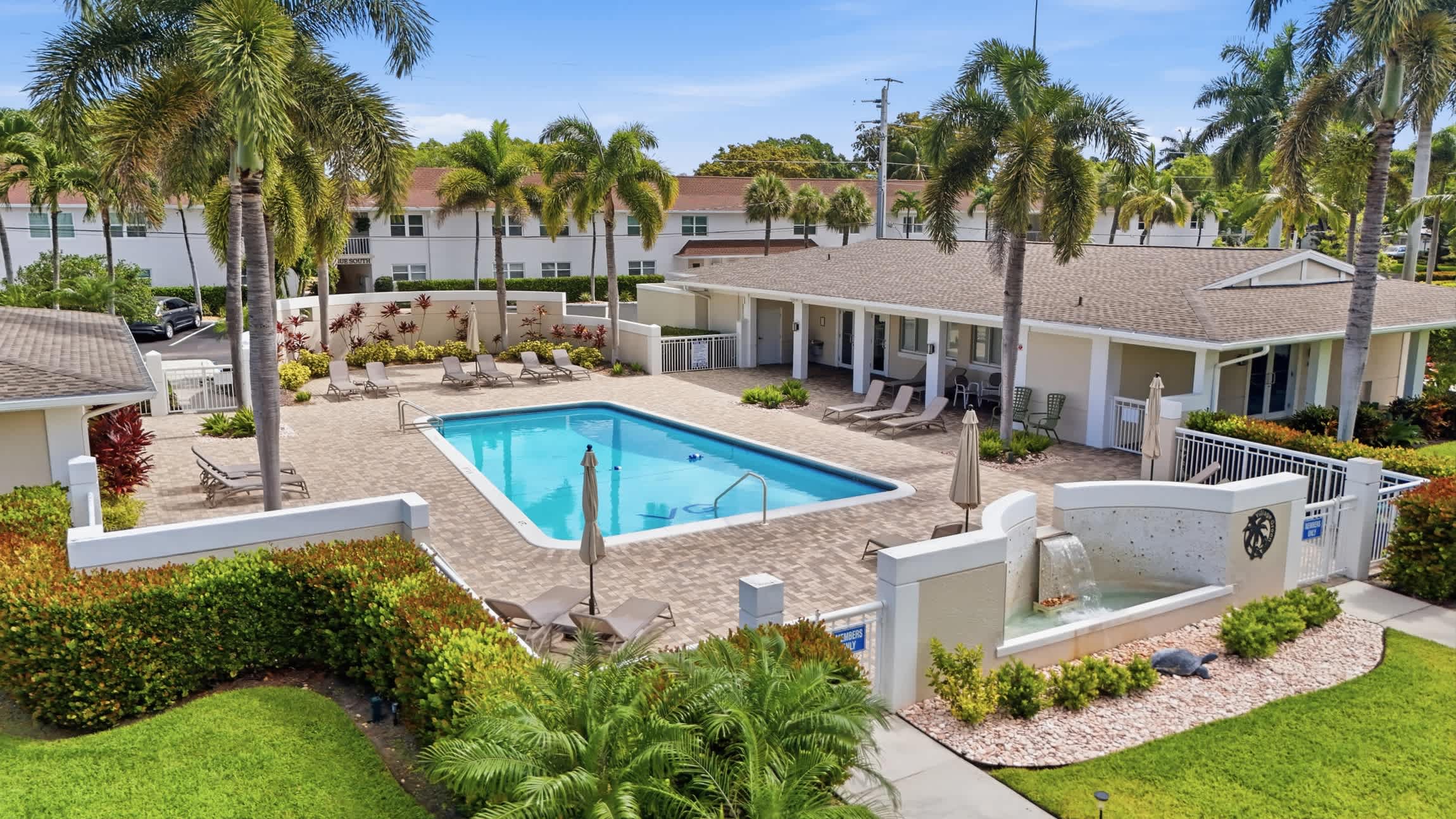 Close to Beach Shops Downtown Great for Snowbirds | Photo 3