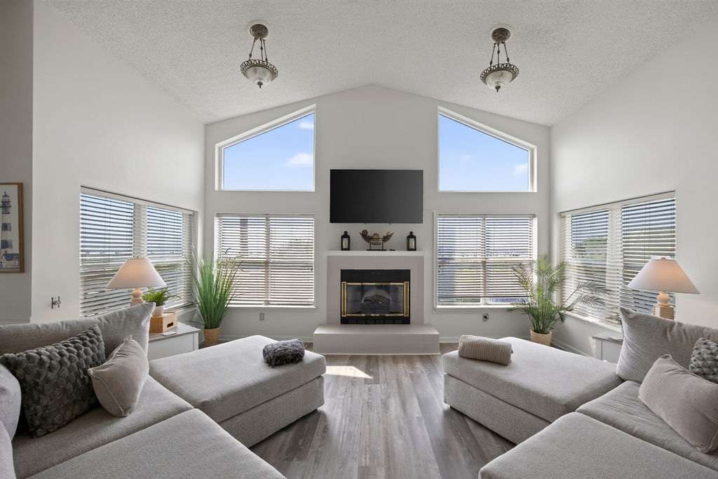 Palencia by the Sea | Ocean & Lighthouse Views — photo 2