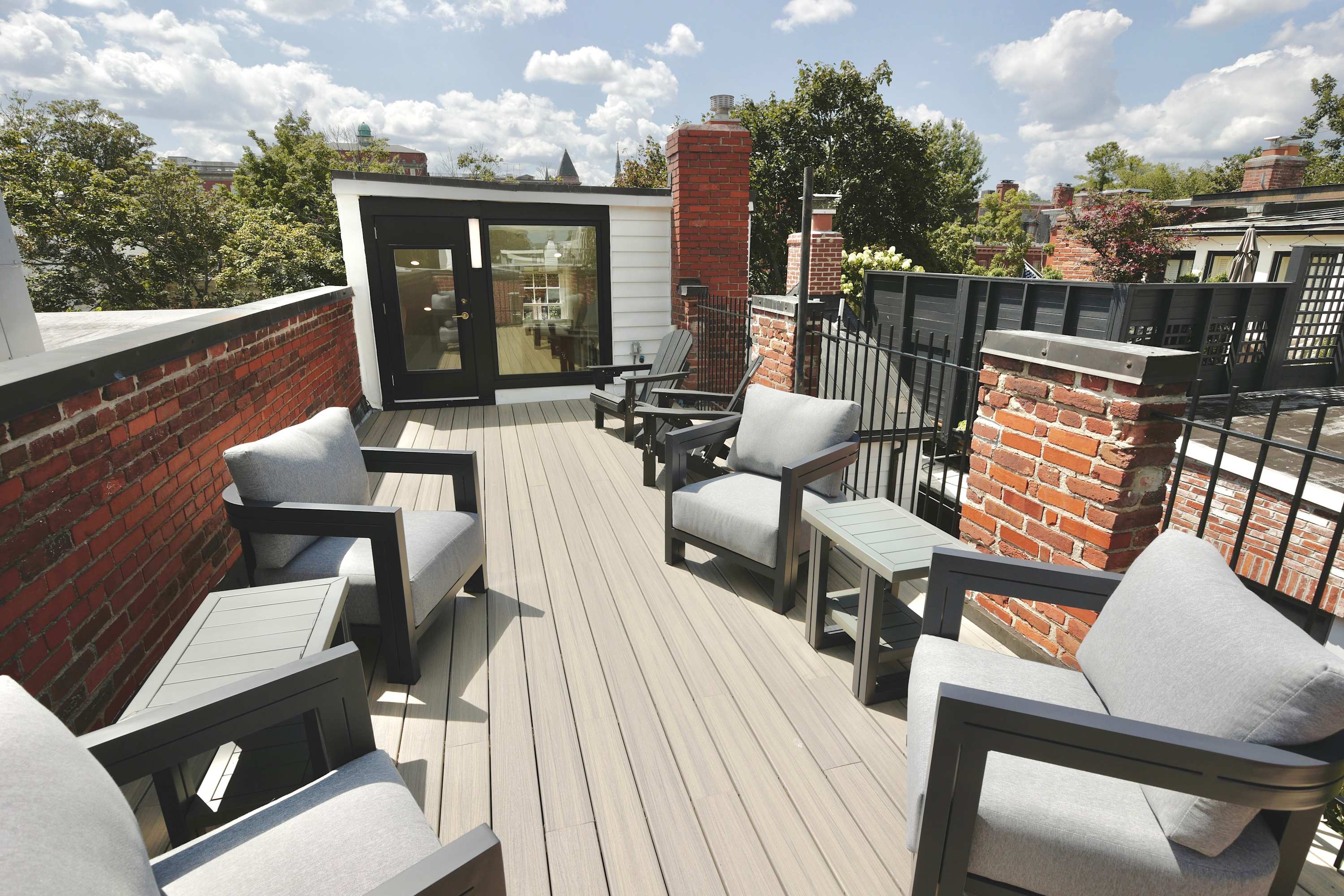 Stunning Georgetown Townhouse, Rooftop Oasis