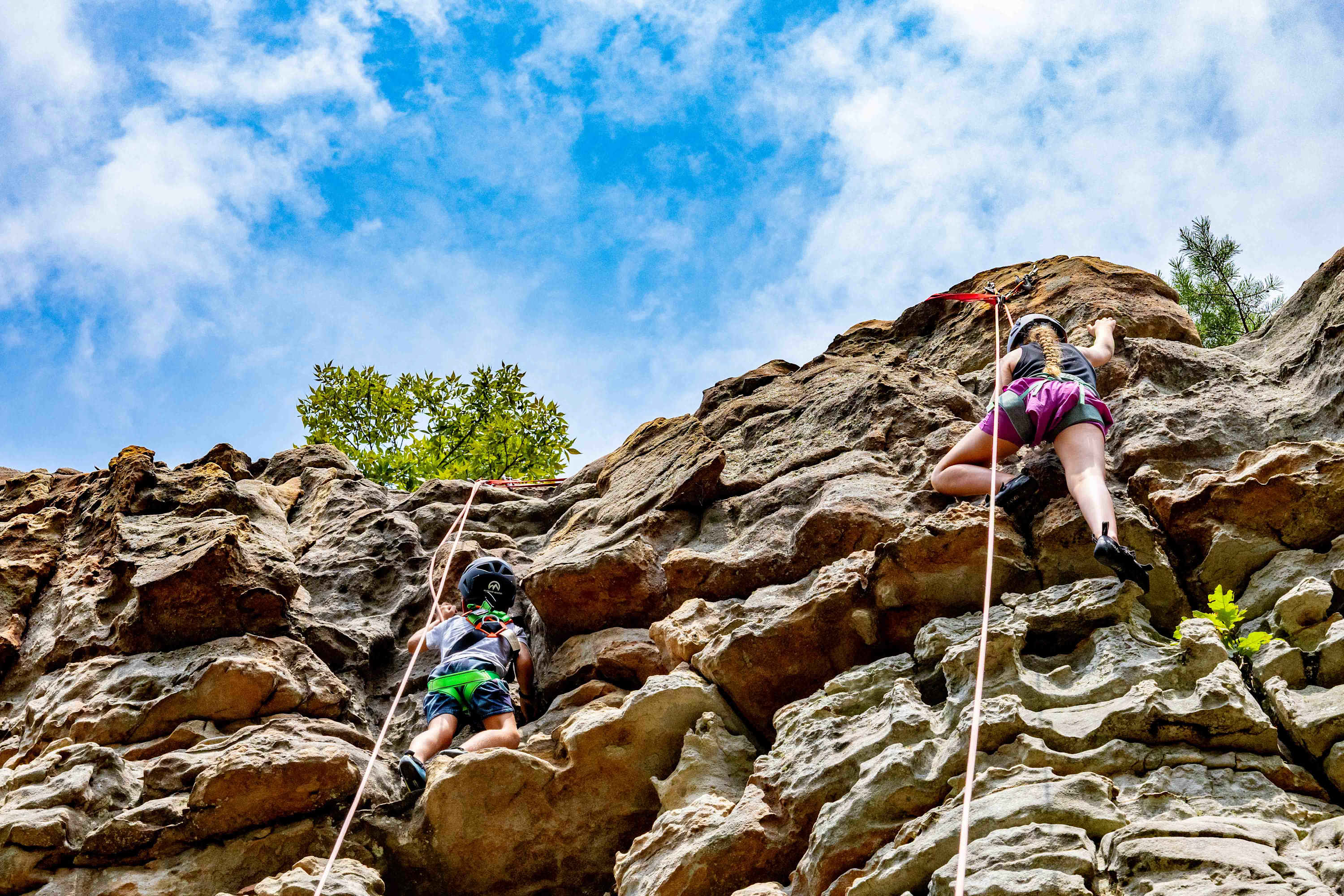 Close by hiking and rock climbing at Little River Canyon
