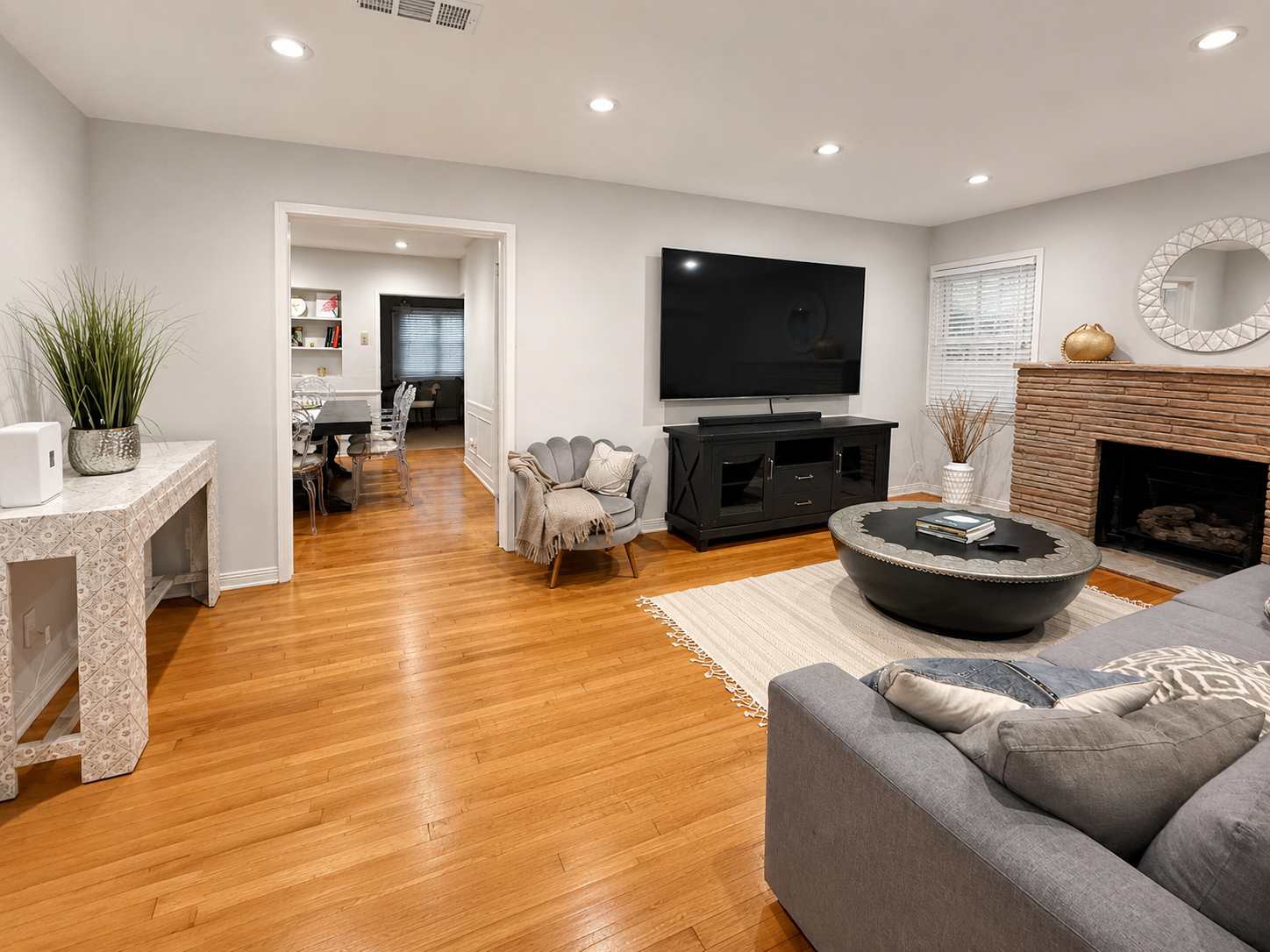 Affordable 3 Bedroom LA Villa near Culver City