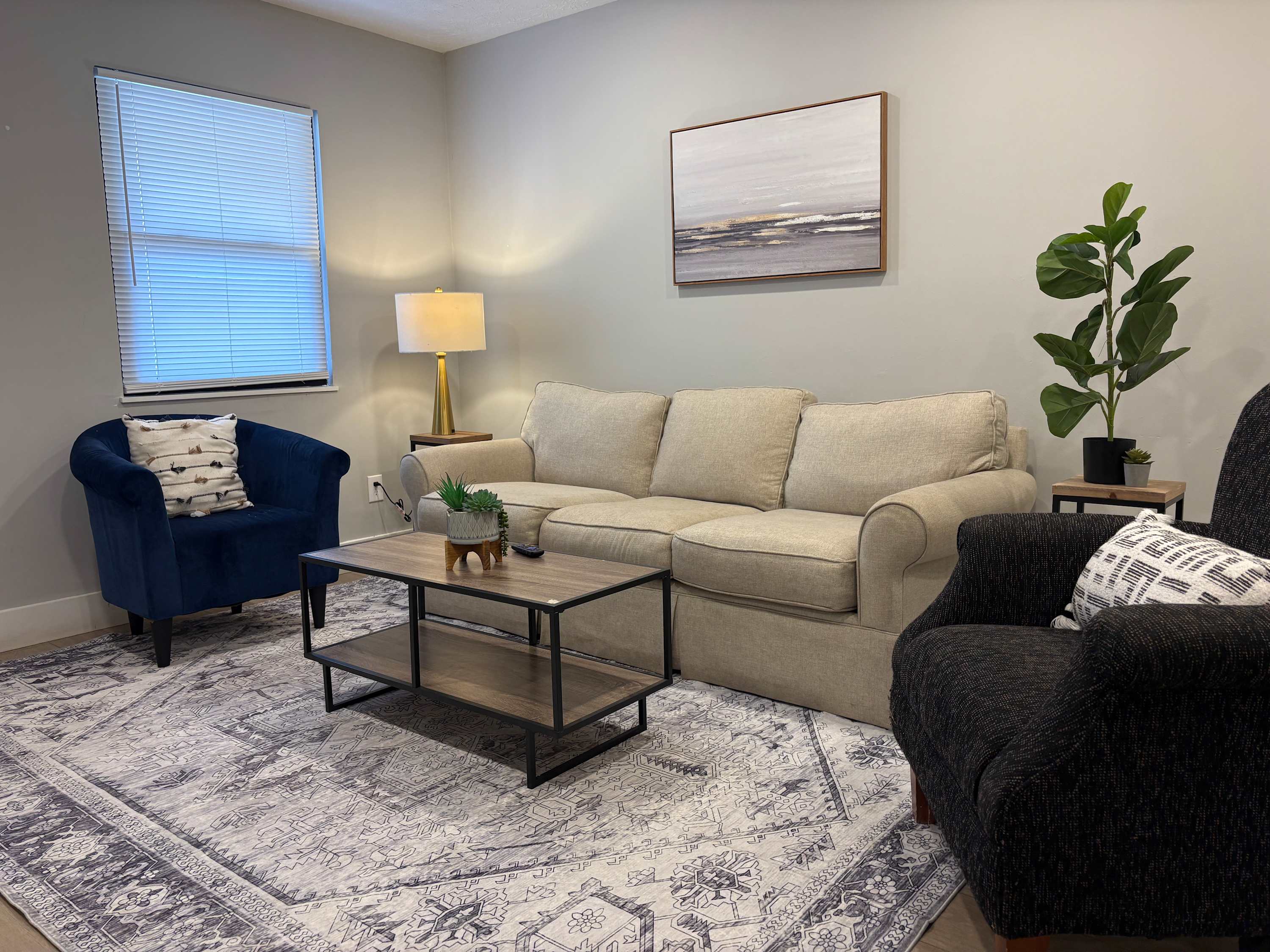 Columbus Flat on Forest – Free Parking Included