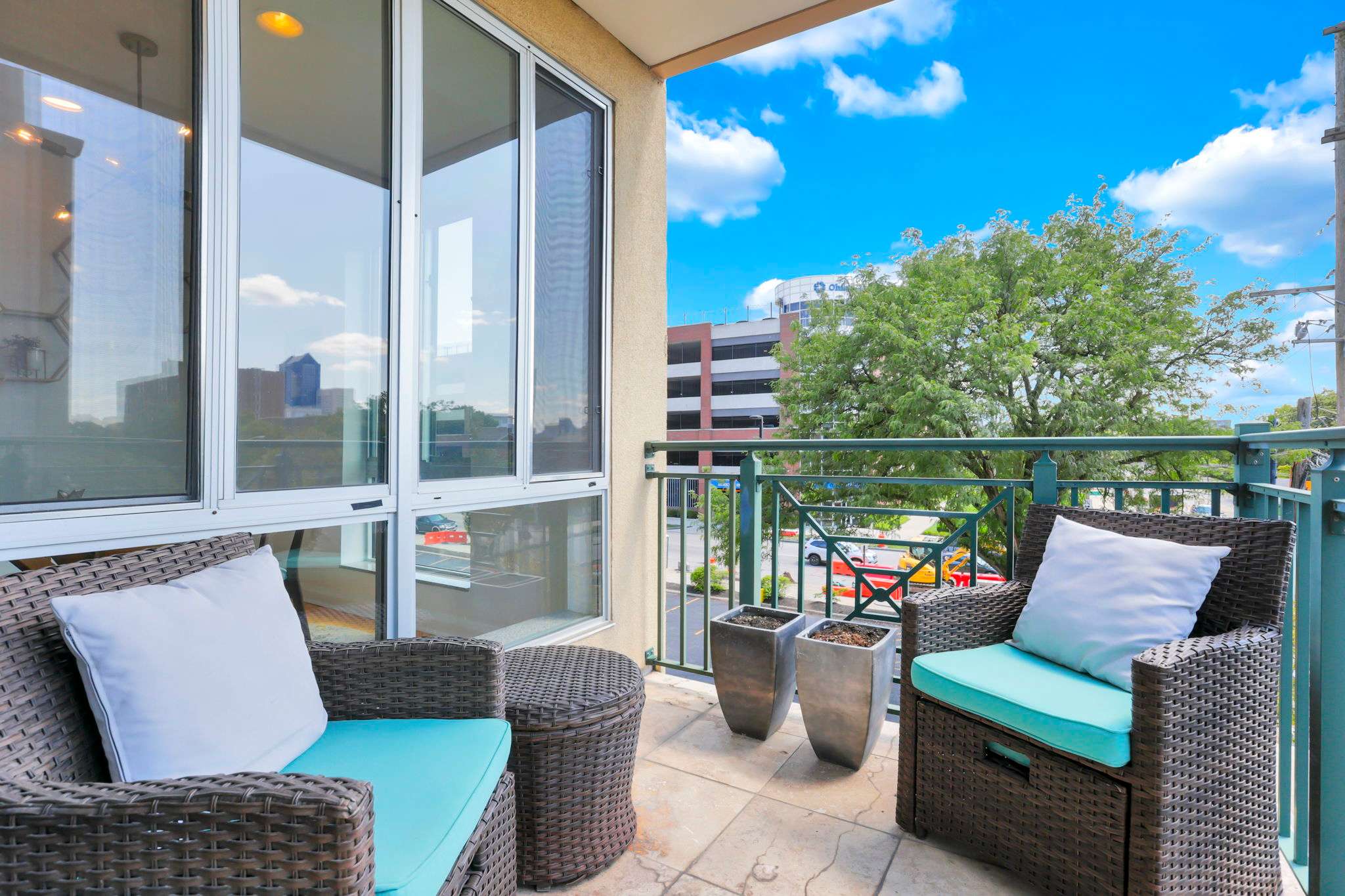 Modern Flat | City Views | 30+night only | Parking