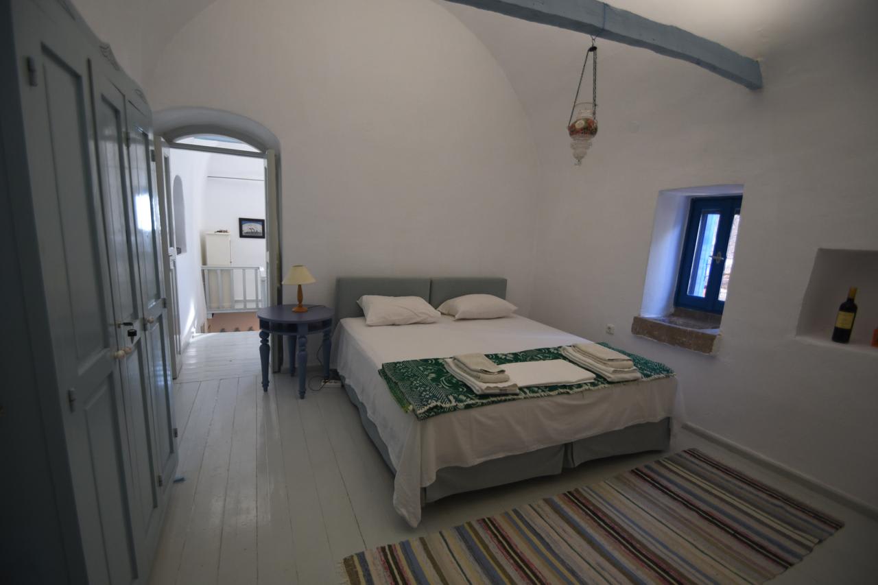 Avgonima Sunset Medvial Suite — holiday rental in Chios