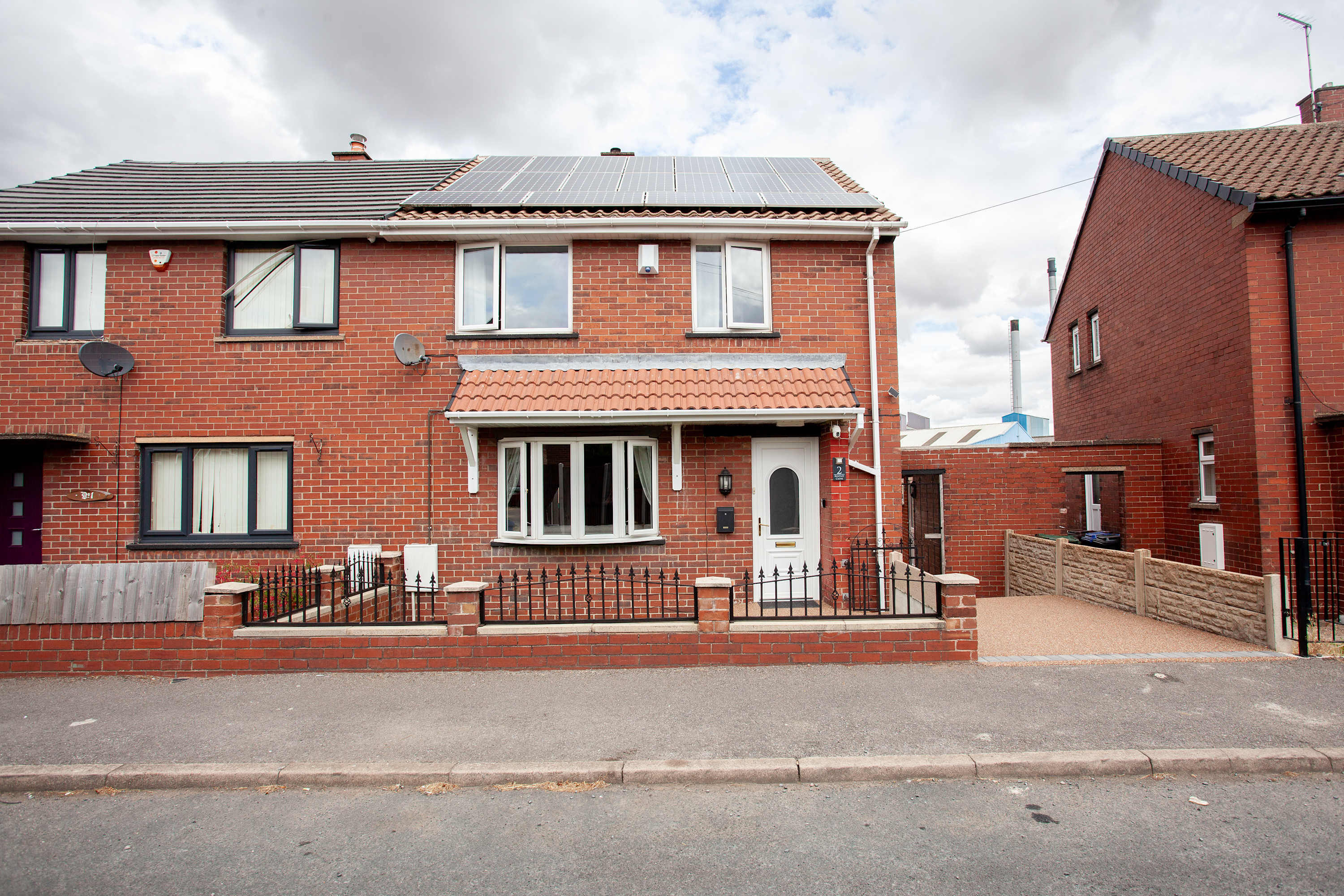 Bentley Lodge | Peaceful Family Retreat with Scenic Views & Modern Comforts in Bentley Close 2 S71 2PZ - Property image 7 - VivreStays