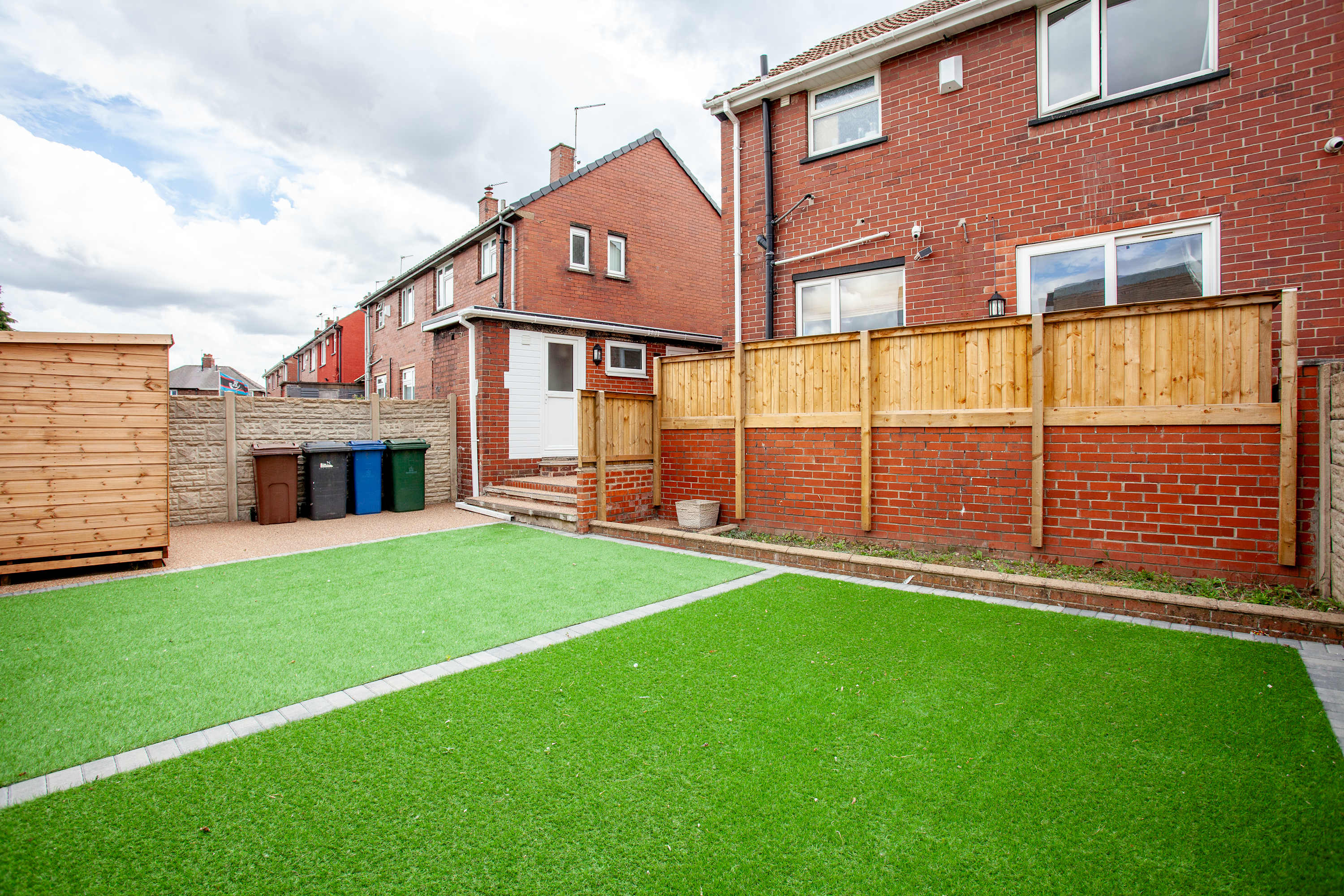 Bentley Lodge | Peaceful Family Retreat with Scenic Views & Modern Comforts in Bentley Close 2 S71 2PZ - Property image 10 - VivreStays