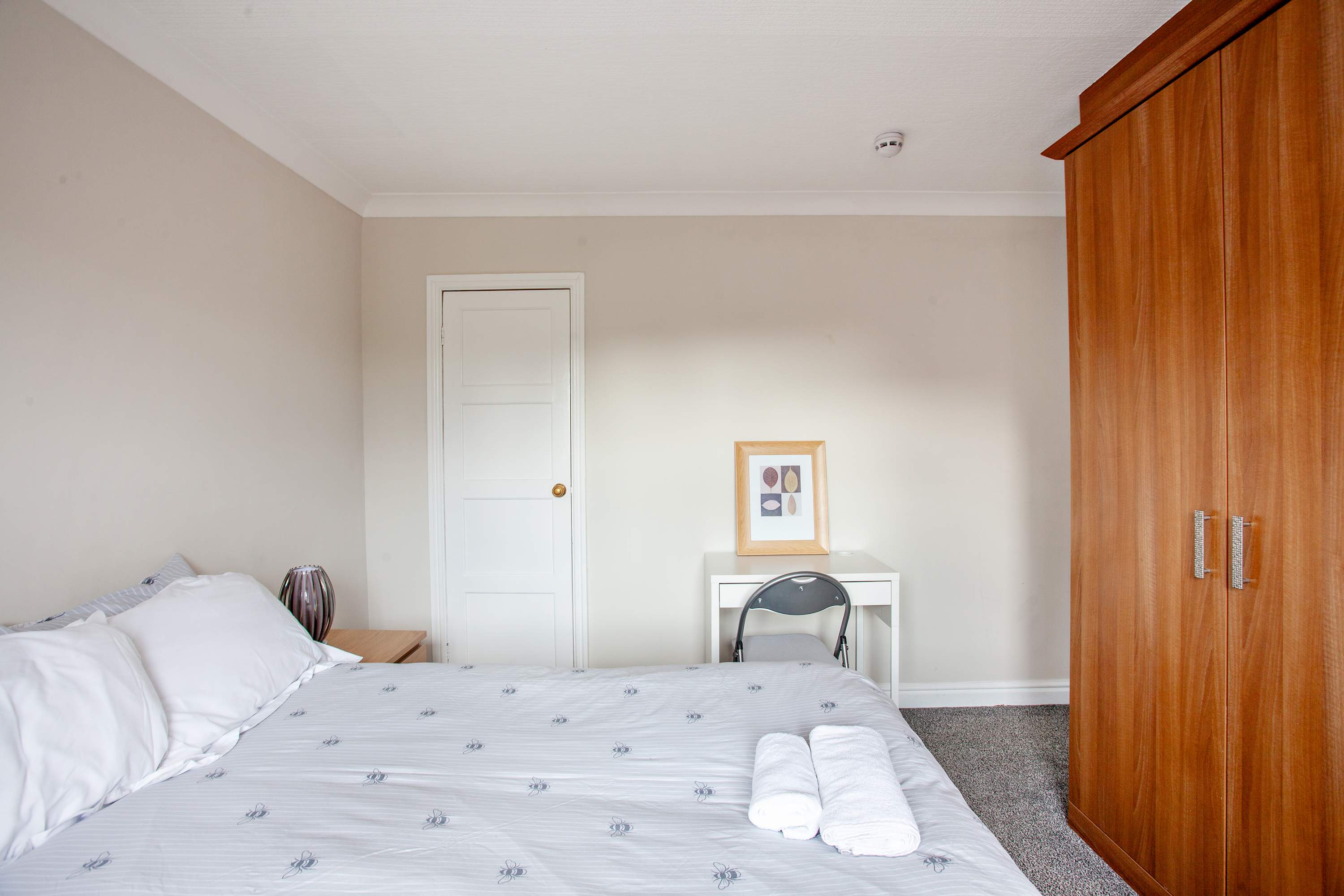 Bentley Lodge | Peaceful Family Retreat with Scenic Views & Modern Comforts in Bentley Close 2 S71 2PZ - Property image 13 - VivreStays