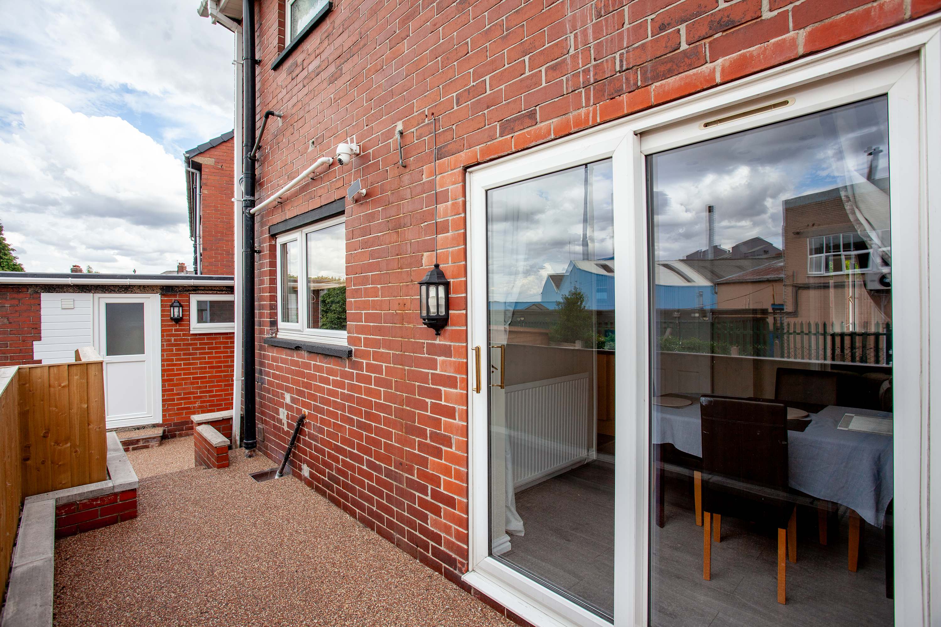 Bentley Lodge | Peaceful Family Retreat with Scenic Views & Modern Comforts in Bentley Close 2 S71 2PZ - Property image 14 - VivreStays