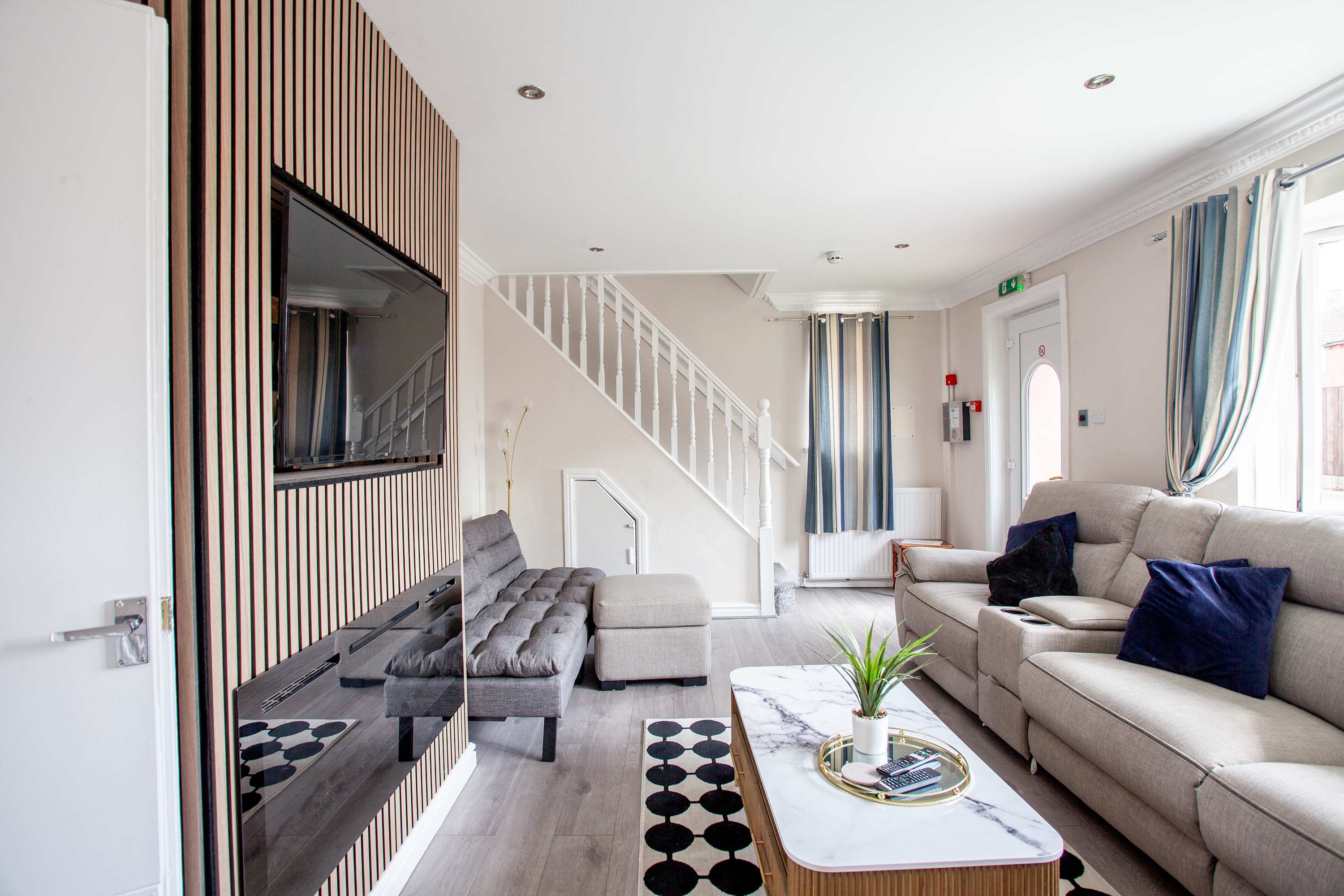 Bentley Lodge | Peaceful Family Retreat with Scenic Views & Modern Comforts in Bentley Close 2 S71 2PZ - Property image 19 - VivreStays
