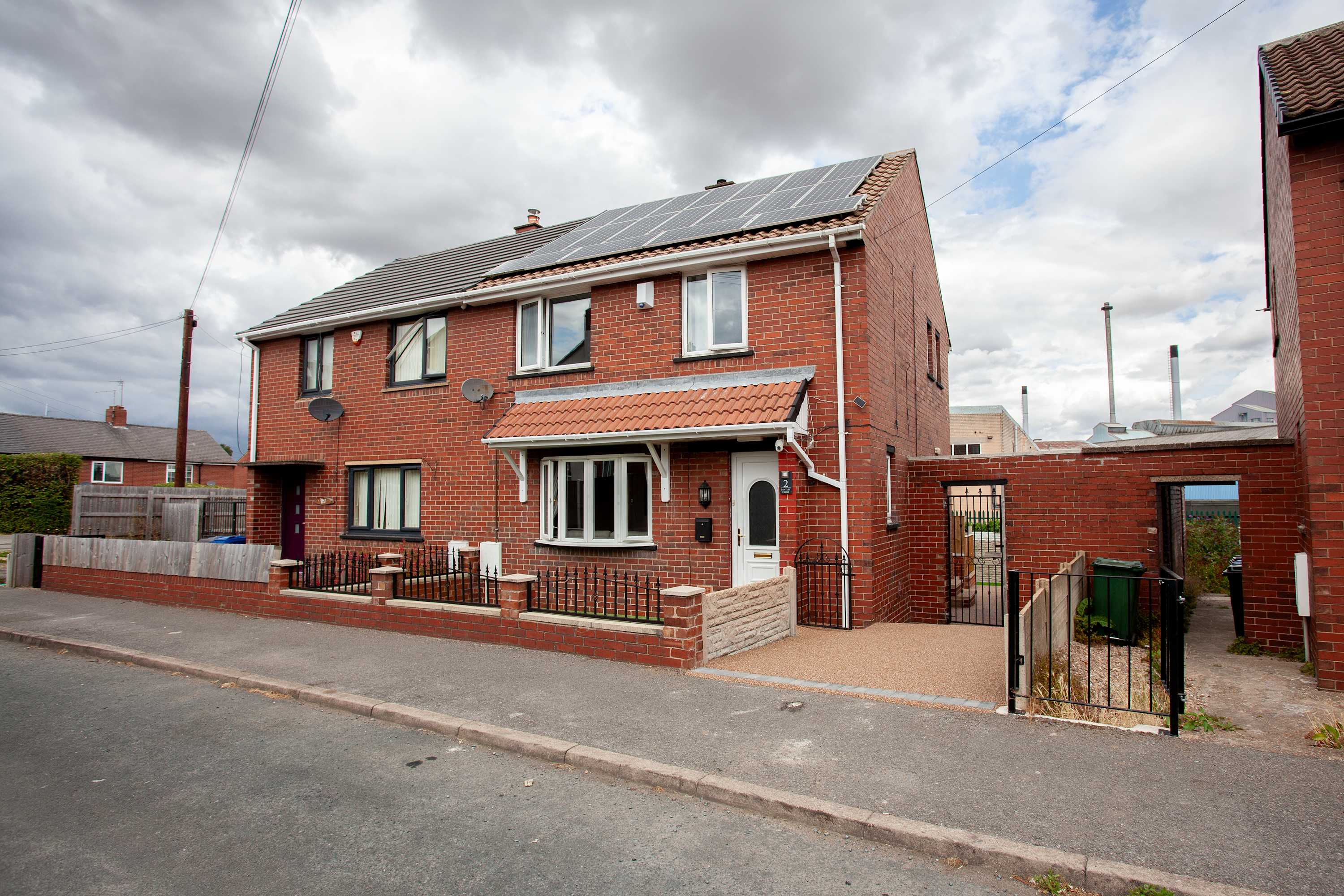 Bentley Lodge | Peaceful Family Retreat with Scenic Views & Modern Comforts in Bentley Close 2 S71 2PZ - Property image 21 - VivreStays