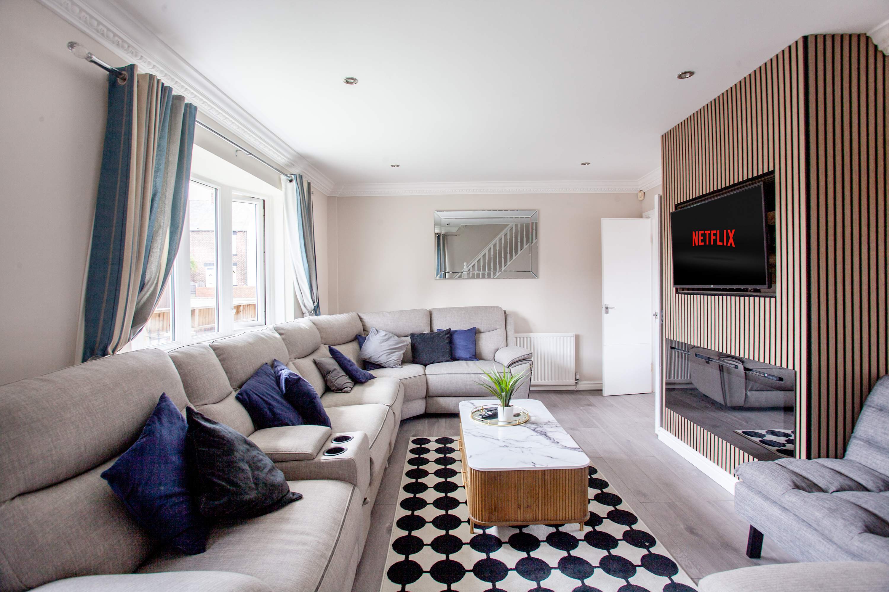 Bentley Lodge | Peaceful Family Retreat with Scenic Views & Modern Comforts in Bentley Close 2 S71 2PZ - Property image 20 - VivreStays