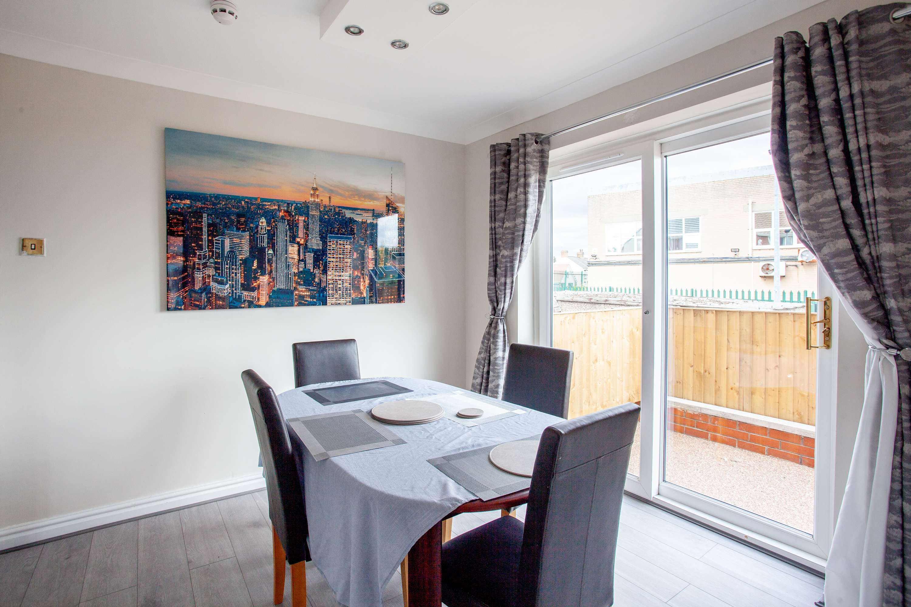 Bentley Lodge | Peaceful Family Retreat with Scenic Views & Modern Comforts in Bentley Close 2 S71 2PZ - Property image 24 - VivreStays