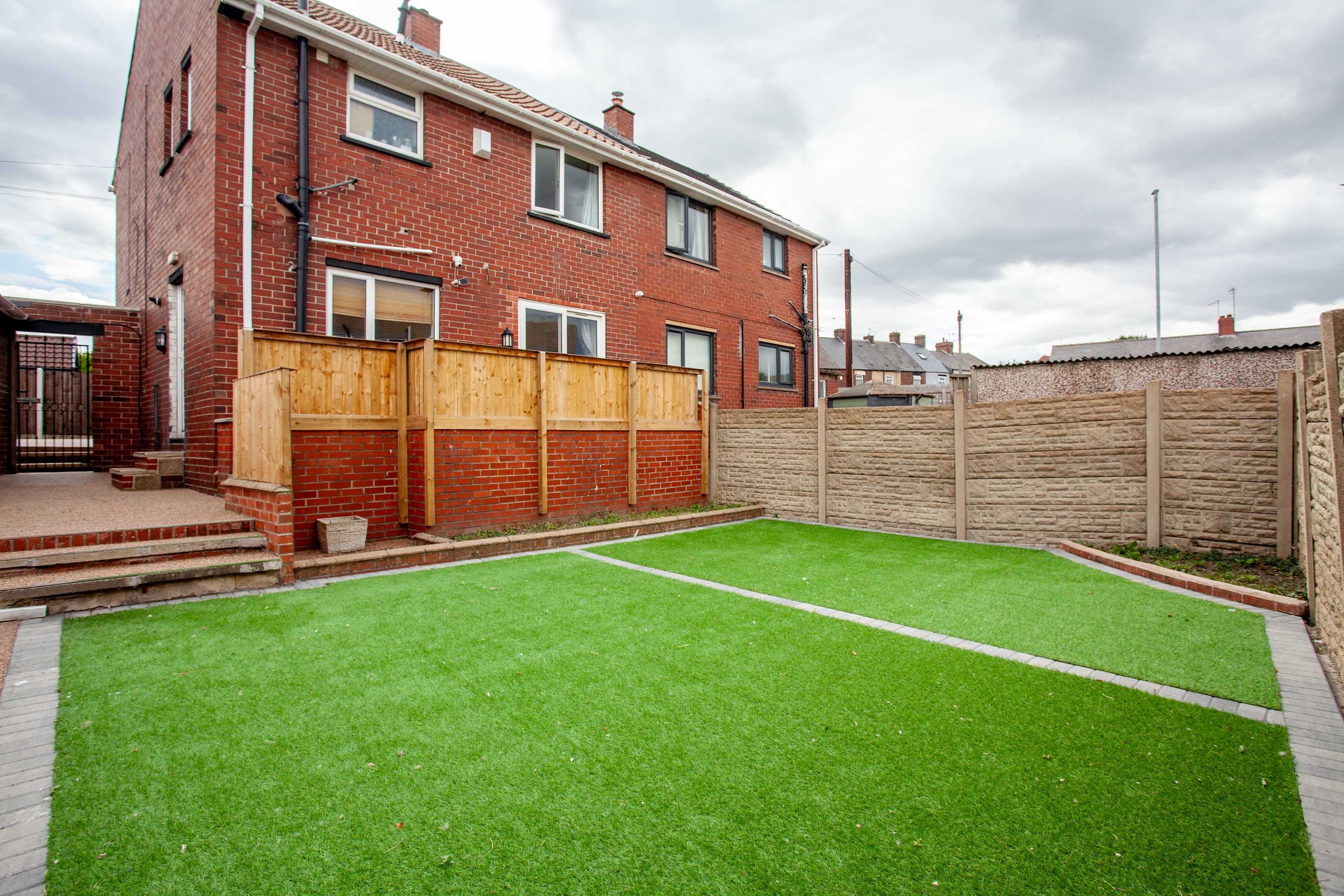 Bentley Lodge | Peaceful Family Retreat with Scenic Views & Modern Comforts in Bentley Close 2 S71 2PZ - Property image 28 - VivreStays