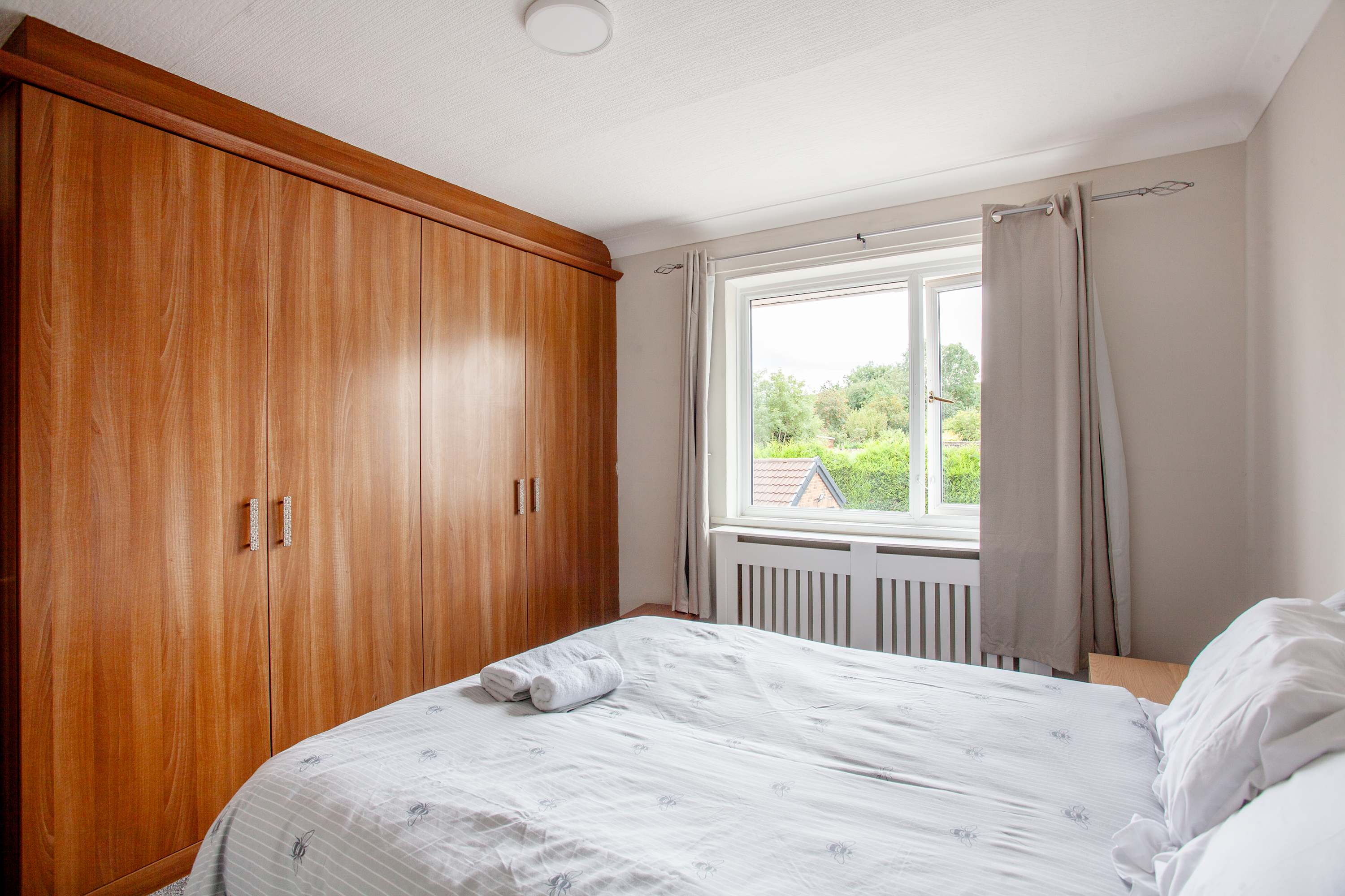 Bentley Lodge | Peaceful Family Retreat with Scenic Views & Modern Comforts in Bentley Close 2 S71 2PZ - Property image 31 - VivreStays