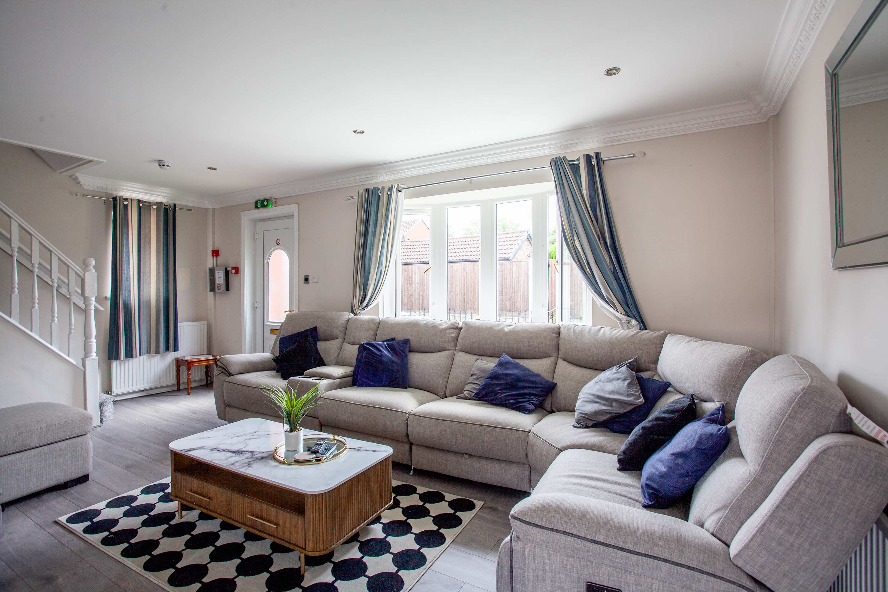 Bentley Lodge | Peaceful Family Retreat with Scenic Views & Modern Comforts in Bentley Close 2 S71 2PZ - Property image 40 - VivreStays