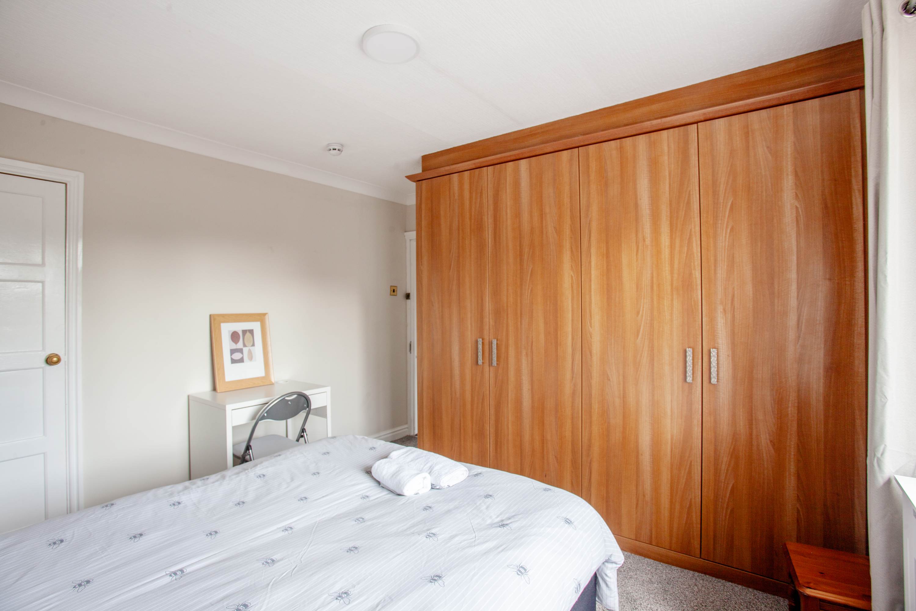 Bentley Lodge | Peaceful Family Retreat with Scenic Views & Modern Comforts in Bentley Close 2 S71 2PZ - Property image 42 - VivreStays