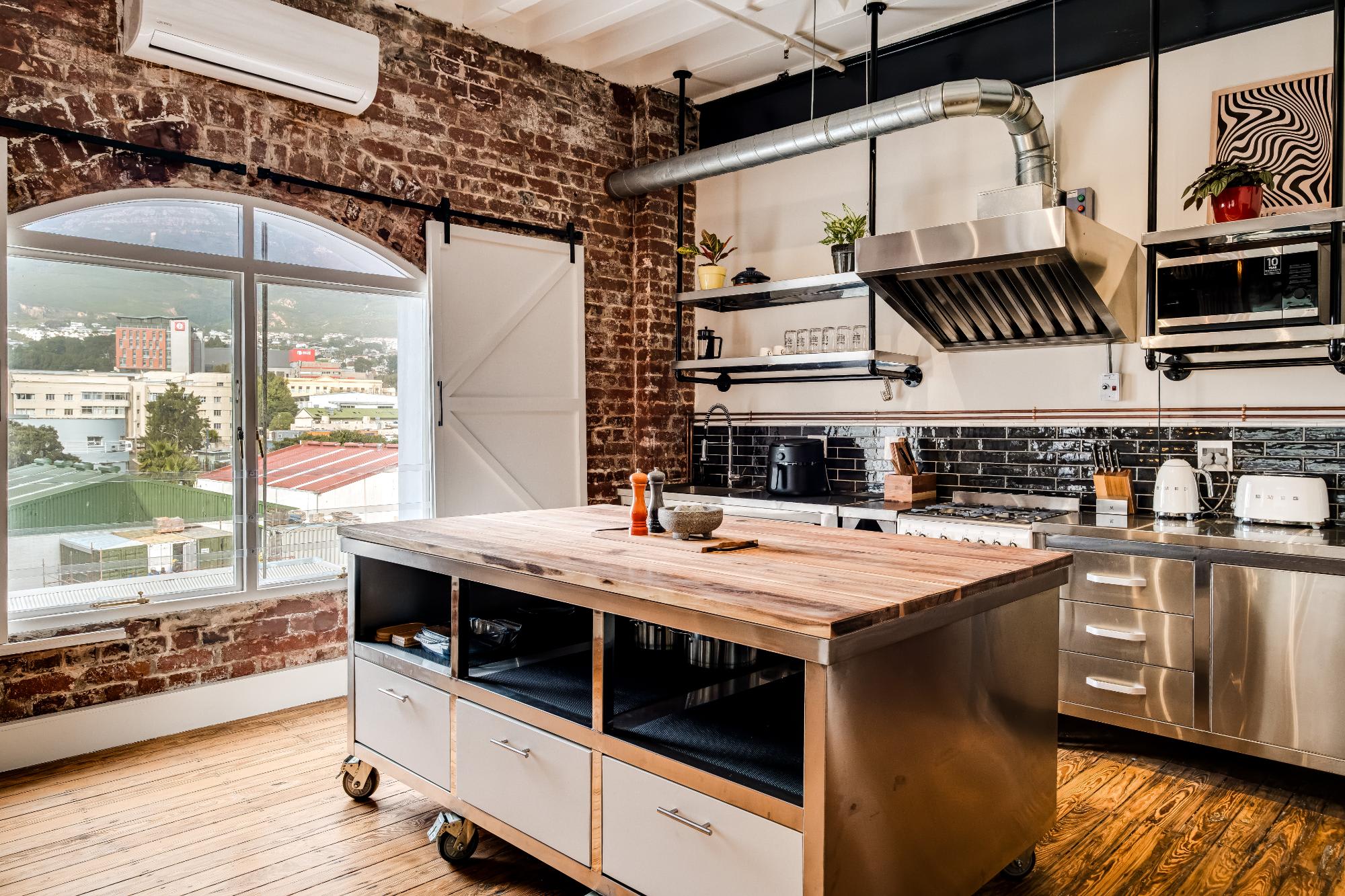 Central City 2bed with Mountain Views Skywood Loft 9
