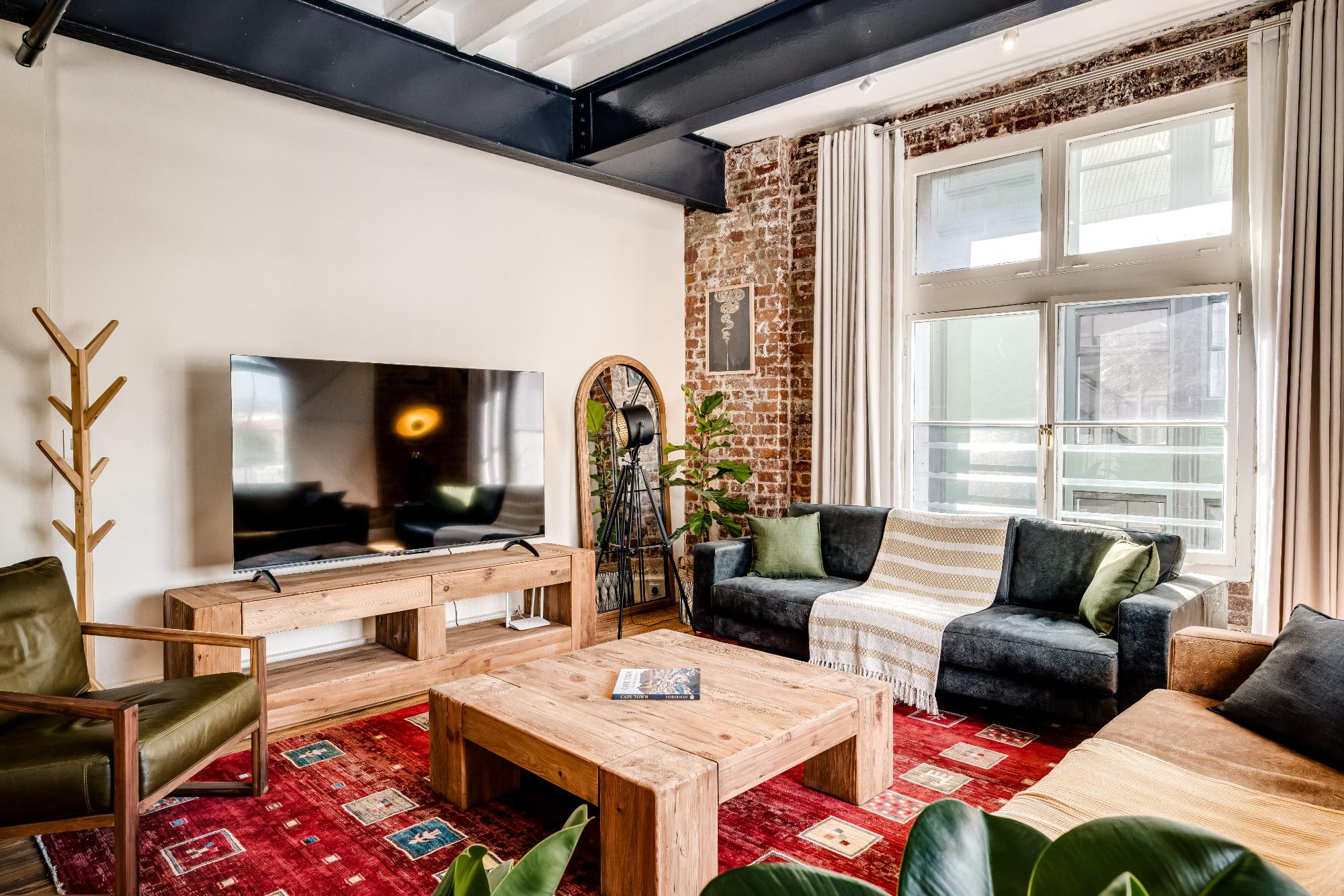 Central City 2bed with Mountain Views Skywood Loft 5