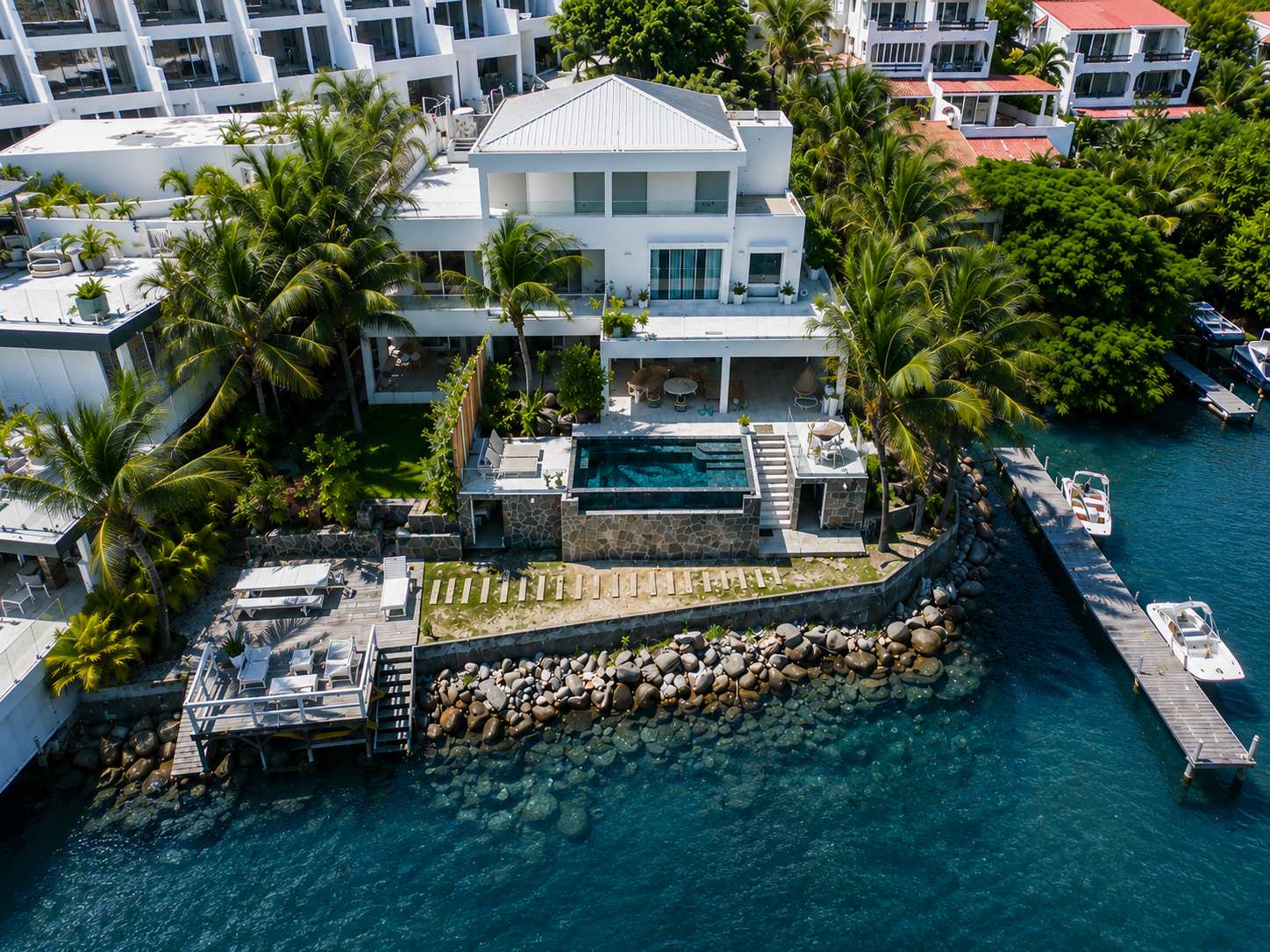 Villa Serenidade Waterfront Haven