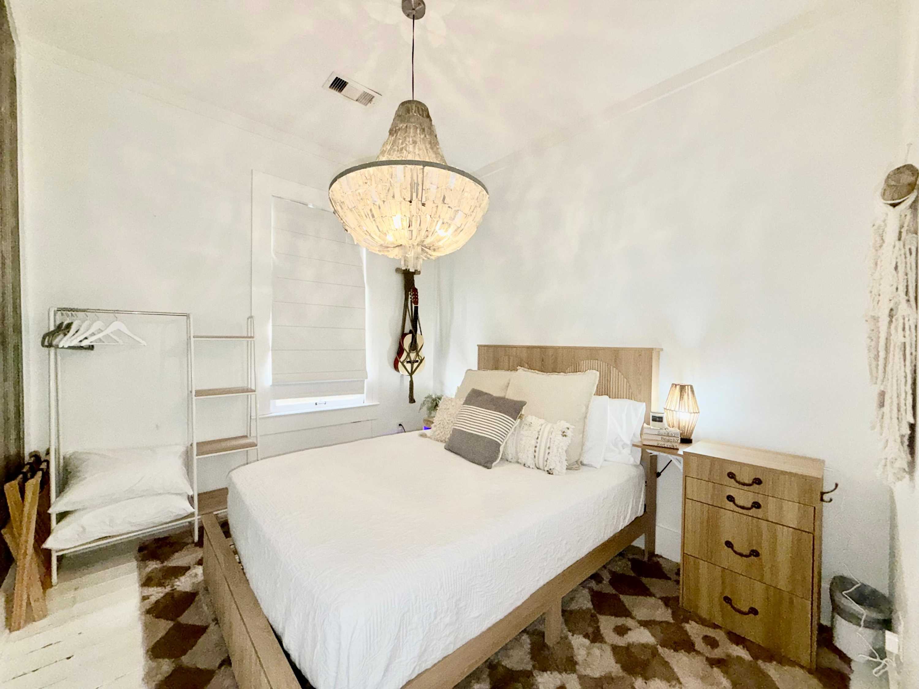 Krewe Cottage - Near Beach & The Strand 8