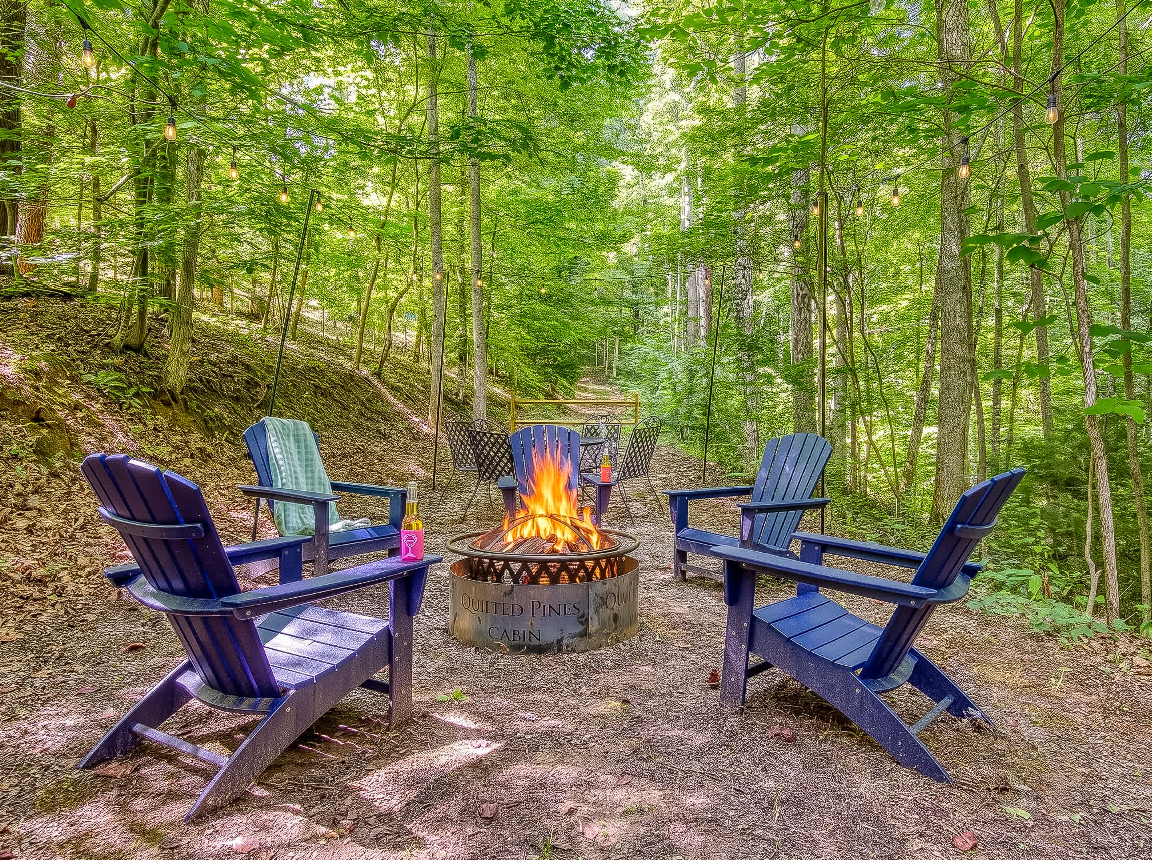 Quilted Pines – Hot Tub, Pool, Dog Friendly