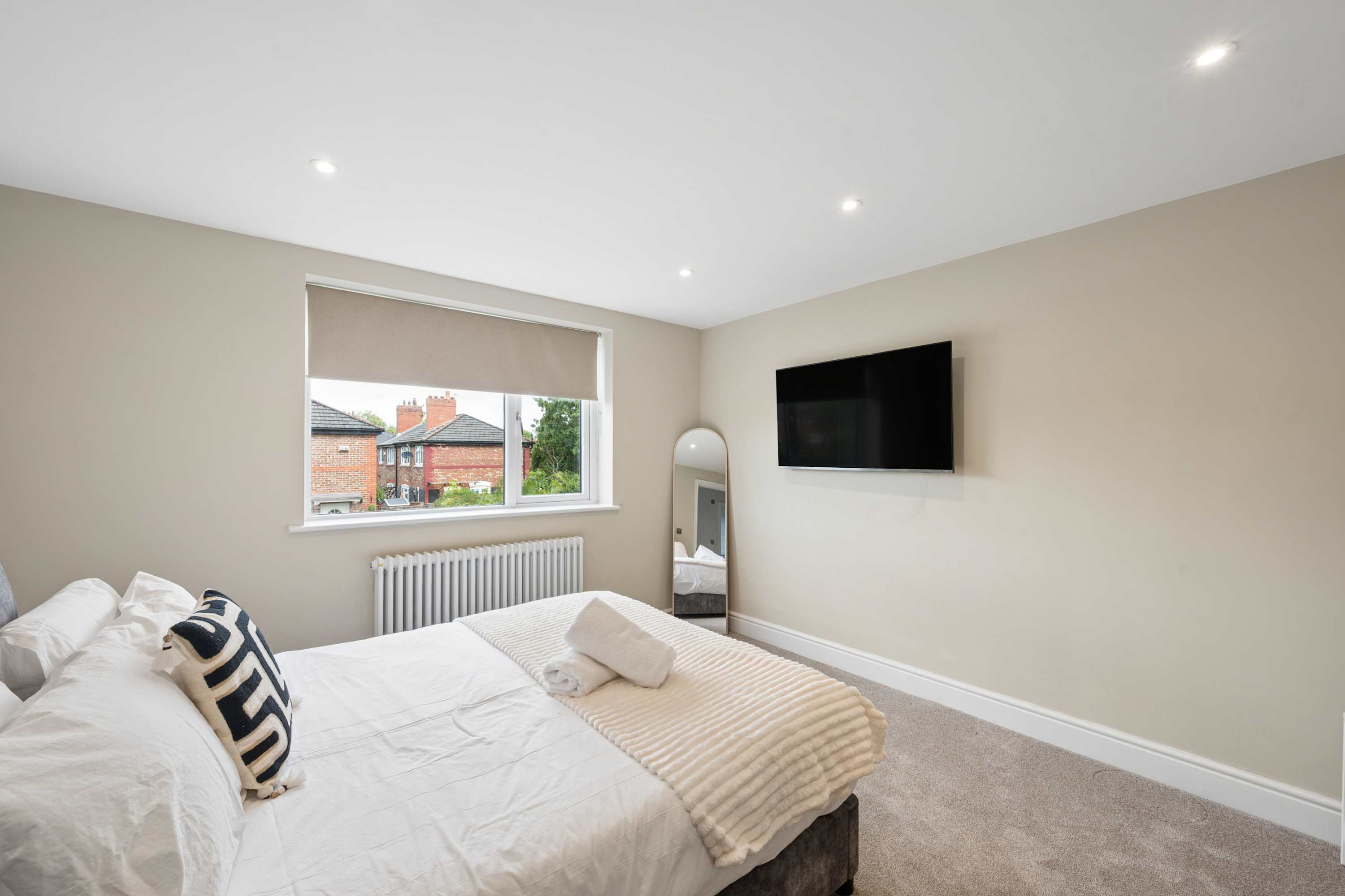 Stylish Chorlton House: Private Garden, in 55 Barlow Hall Road M21 7JL - Property image 9 - VivreStays