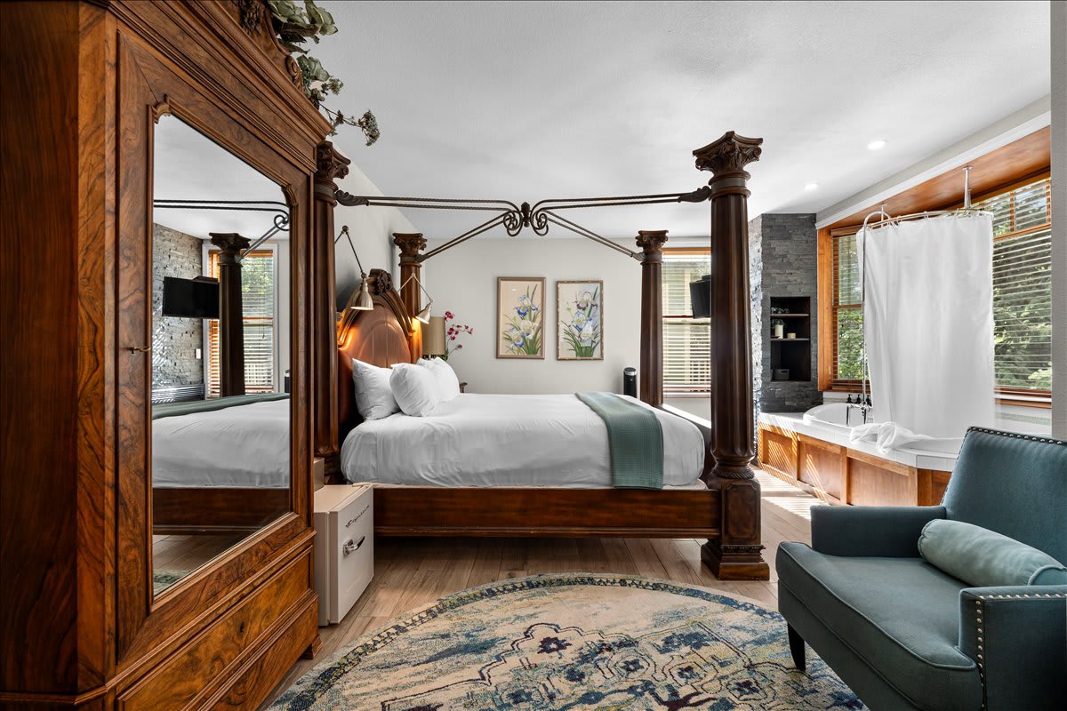 Silver Meadows — Wildwood Canyon Inn