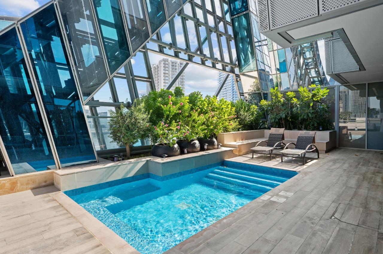 Designer Duplex with Private Pool Large Patio — Dubai, Dubai — vacation rental