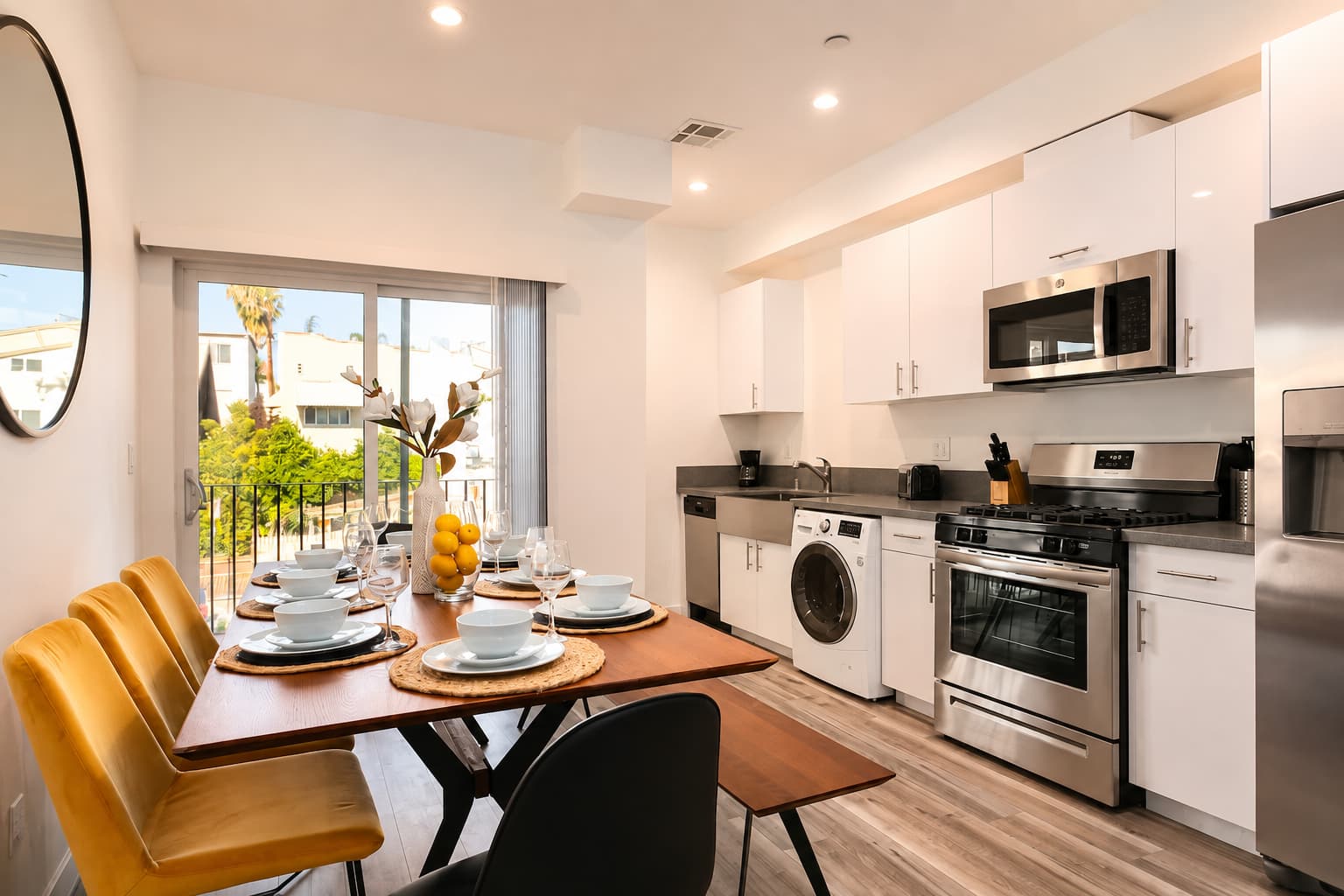 Spacious 4br Townhouse With Free Parking, Near Dtla! - 洛杉磯, CA