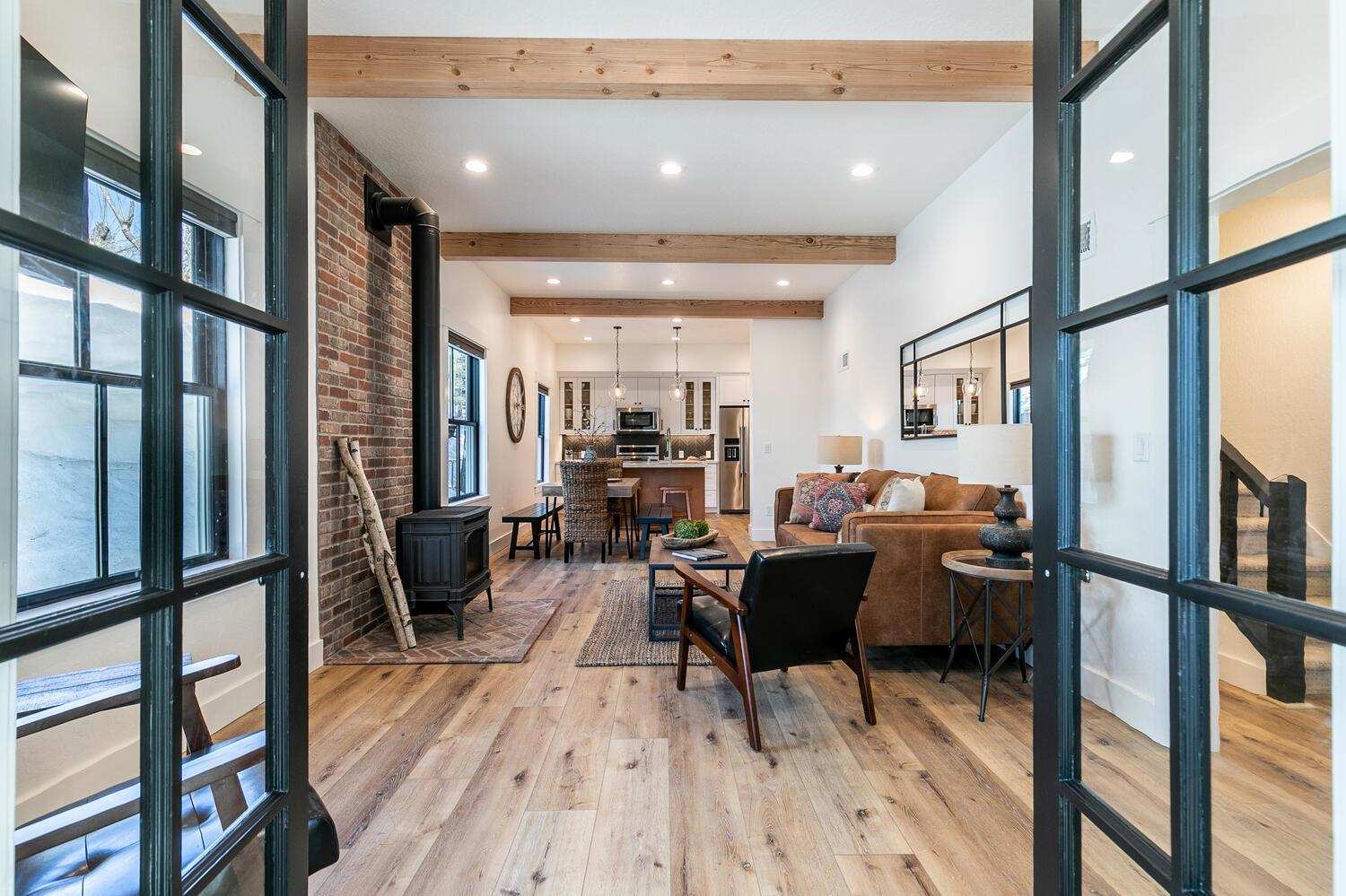 Downtown Truckee, Walkable, 6 Bed, Pet Friendly! - Lago Tahoe