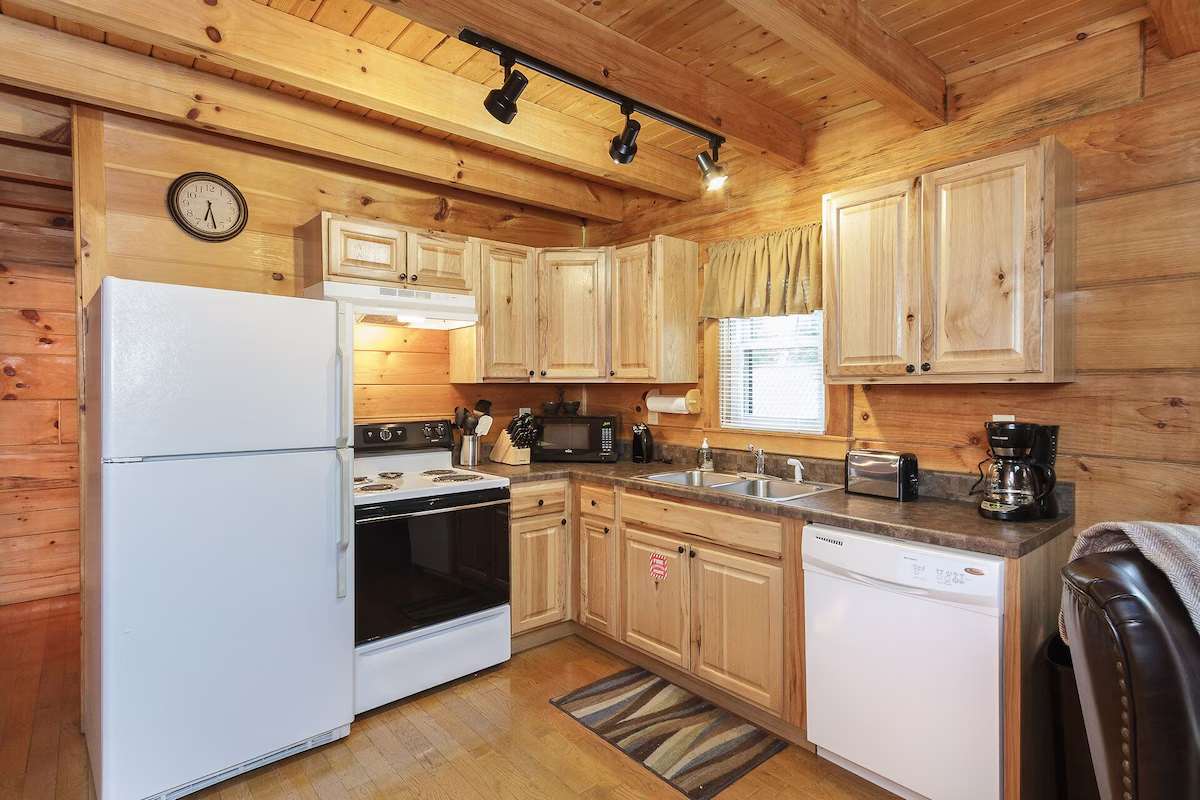 Cozy Log Cabin | Hot Tub | Game Room