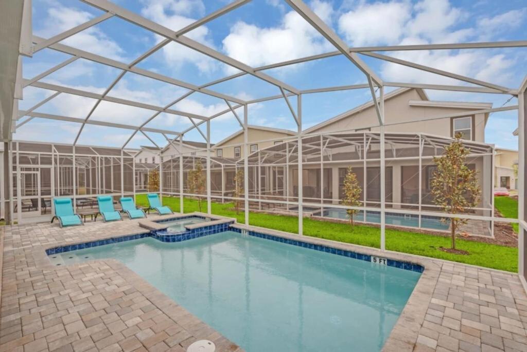 9BR Sleeps 26 – Private Pool & Spa Near Disney