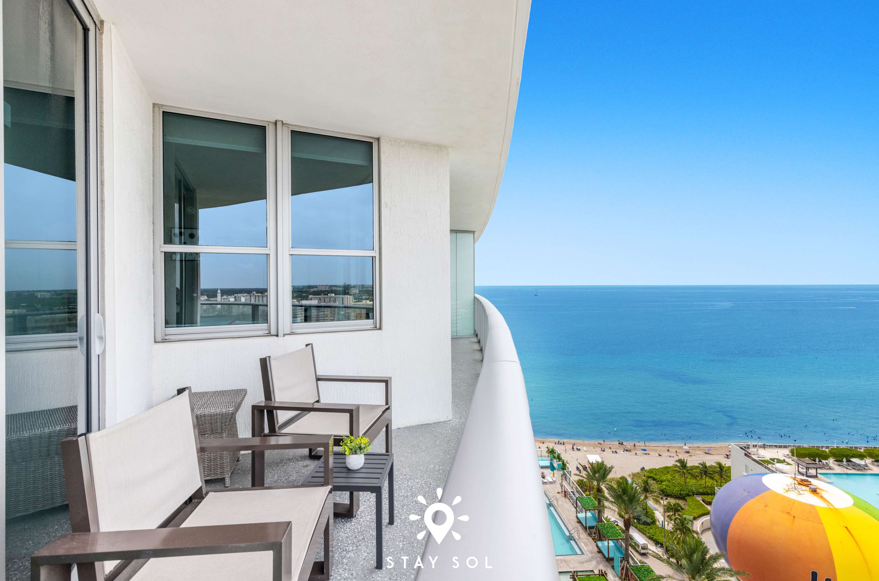 Oceanview Resort Stylish 2BR Balcony Bliss
