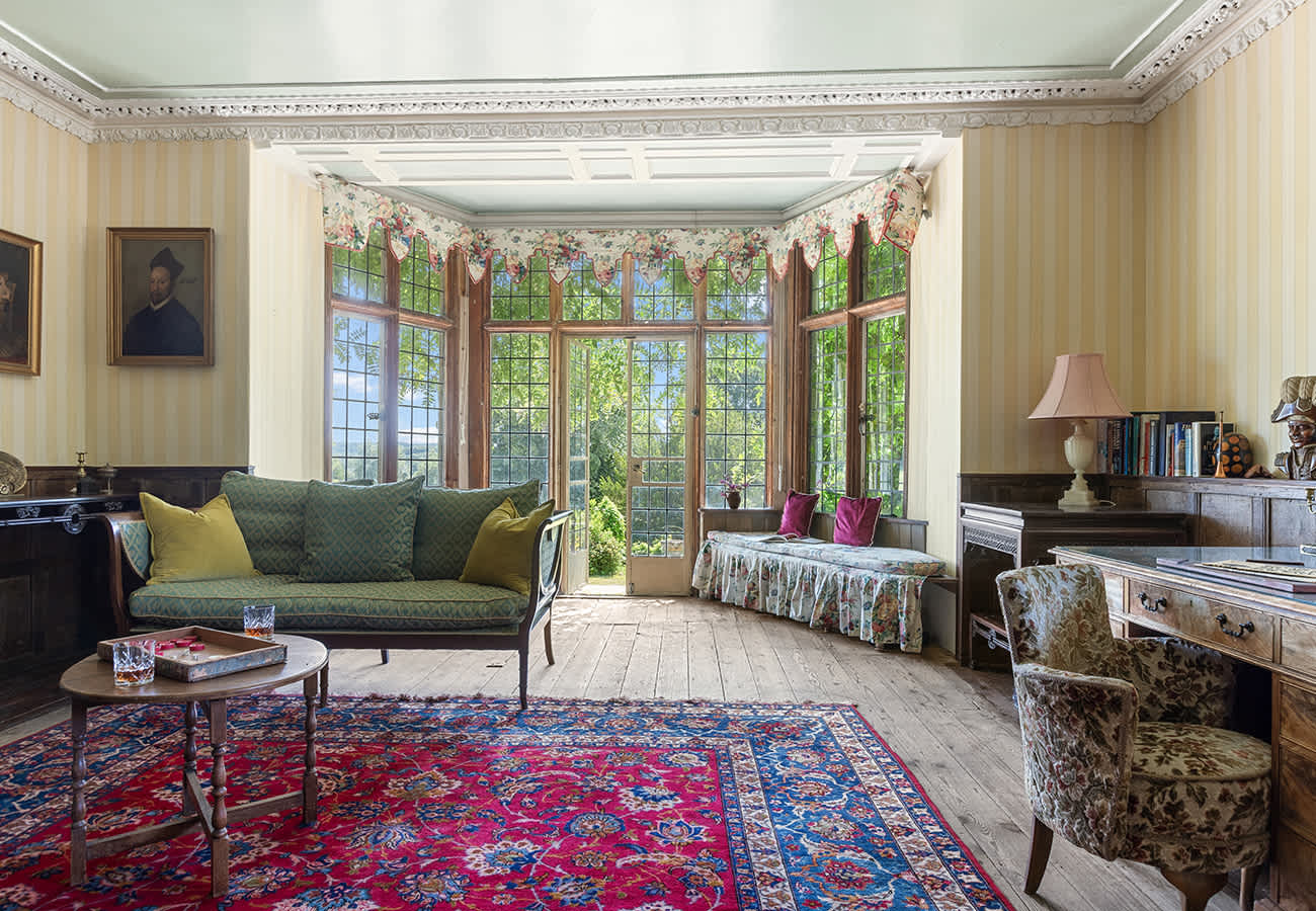 Haremere Hall — 19