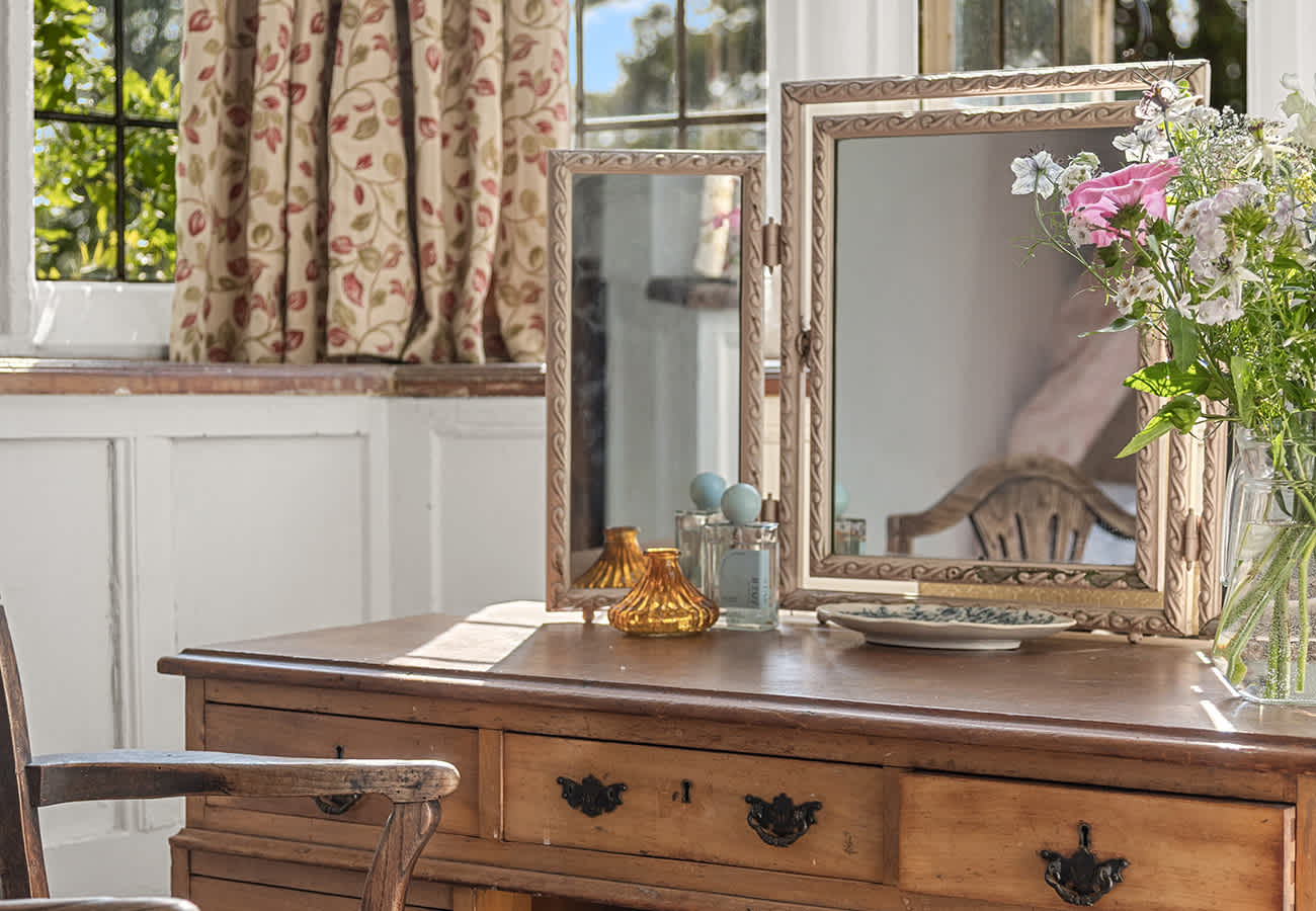 Haremere Hall — 40