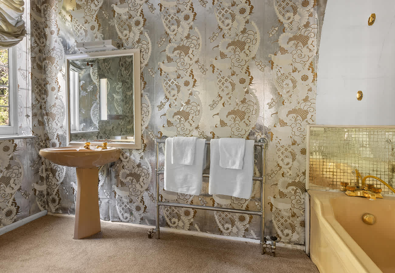 Haremere Hall — 45