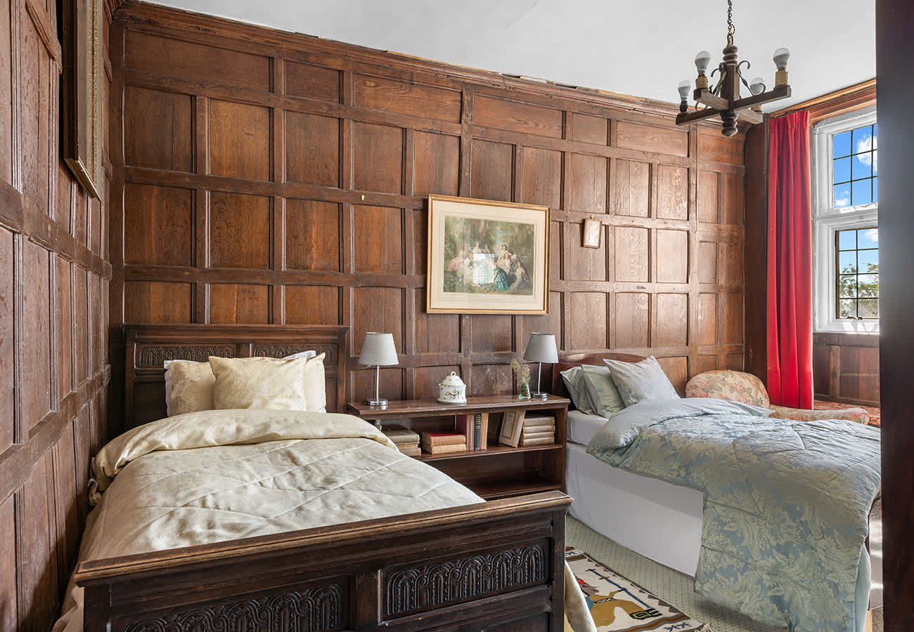 Haremere Hall — 46