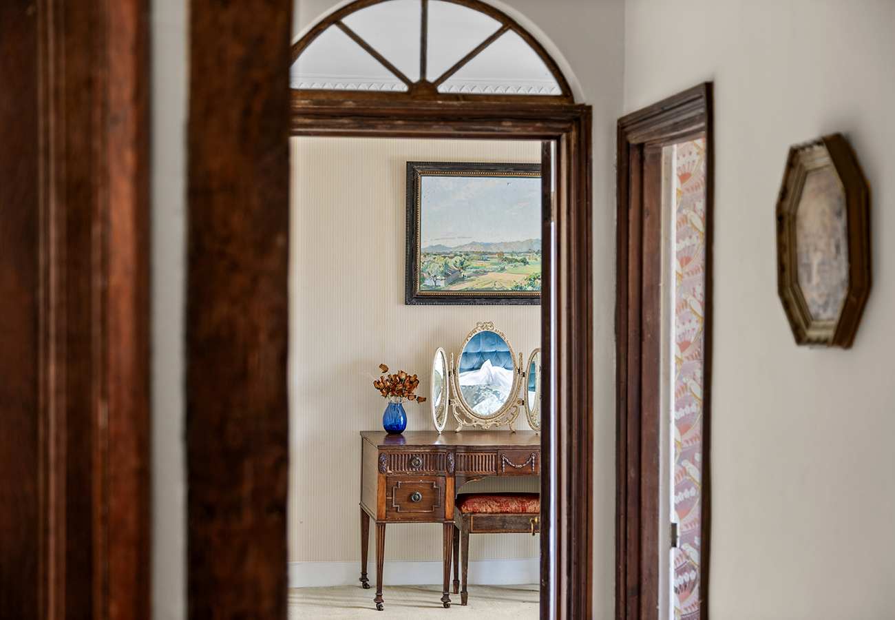 Haremere Hall — 48
