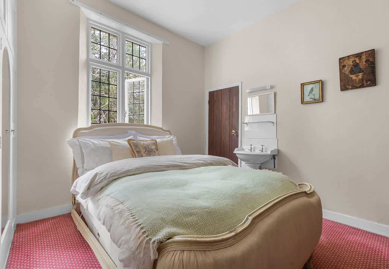 Haremere Hall — 63